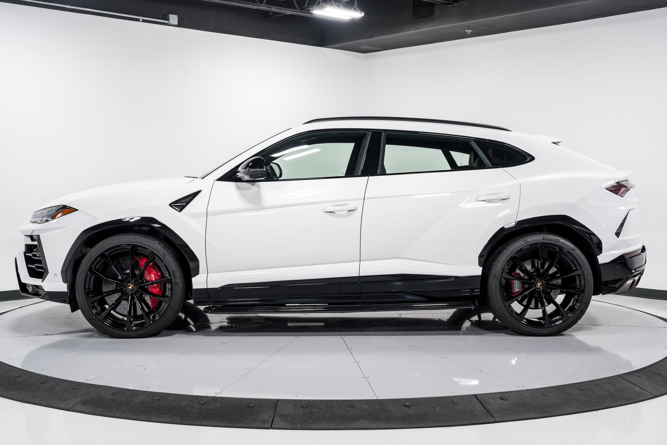 used 2022 Lamborghini Urus car, priced at $239,999