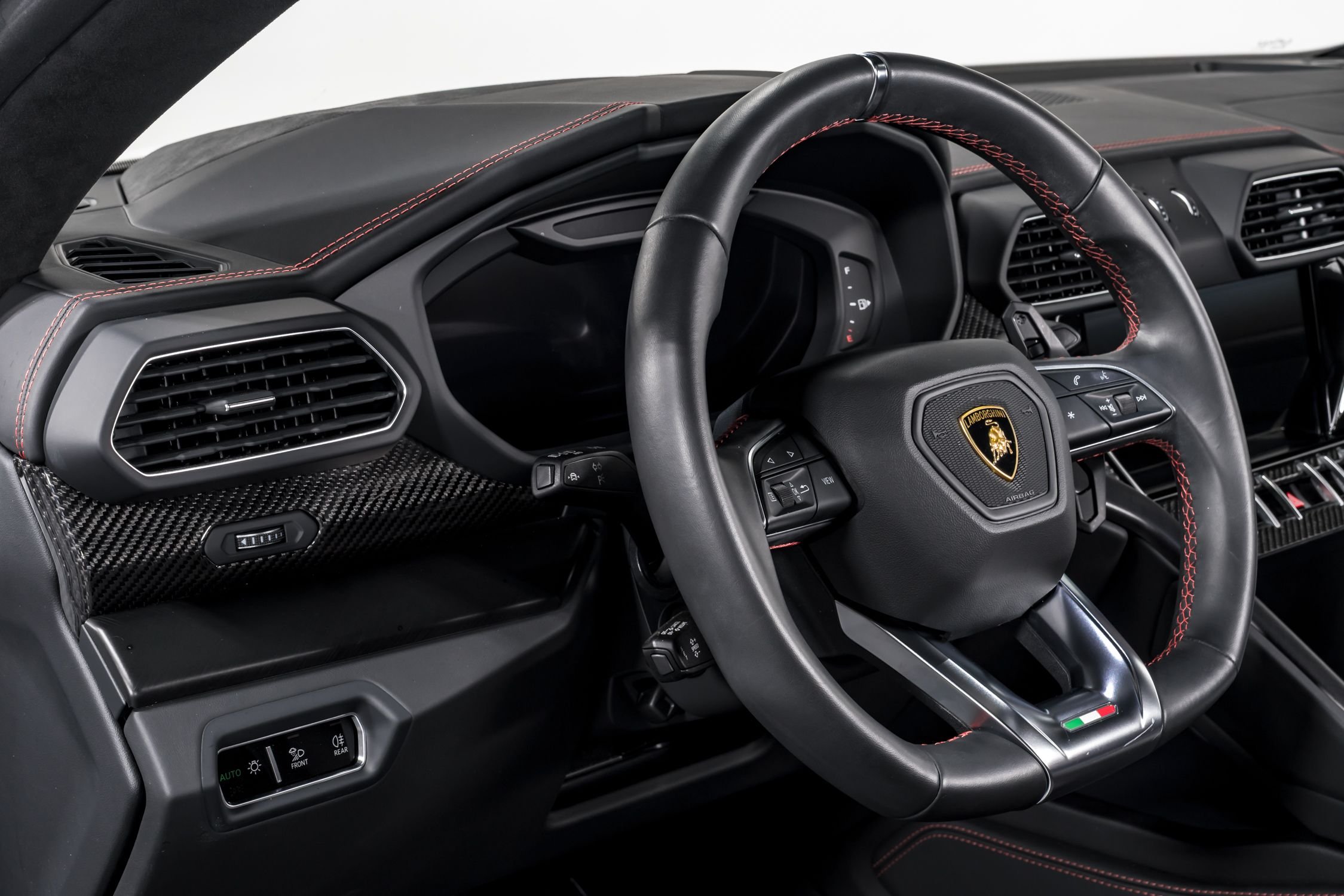 used 2022 Lamborghini Urus car, priced at $239,999