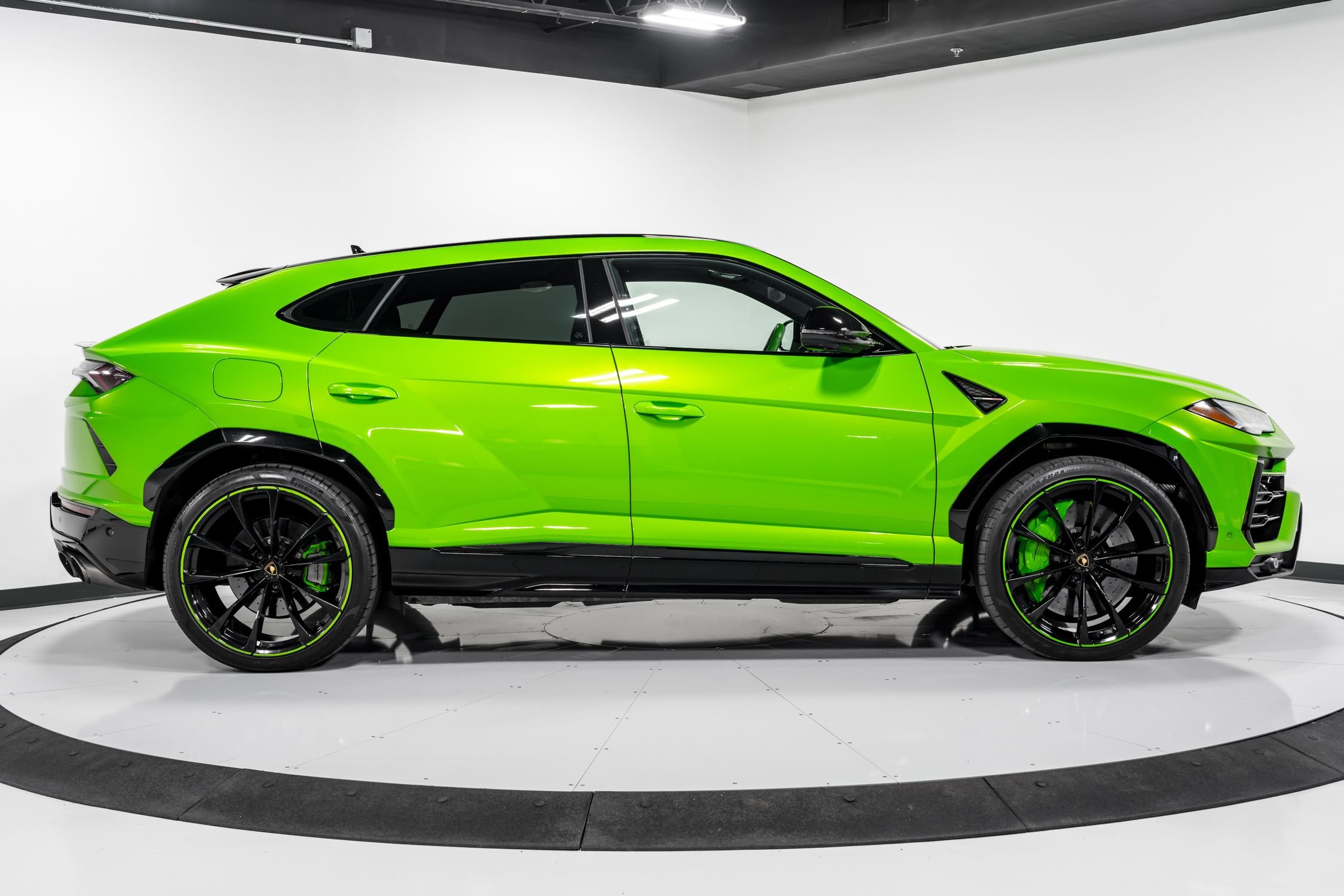 used 2022 Lamborghini Urus car, priced at $239,999