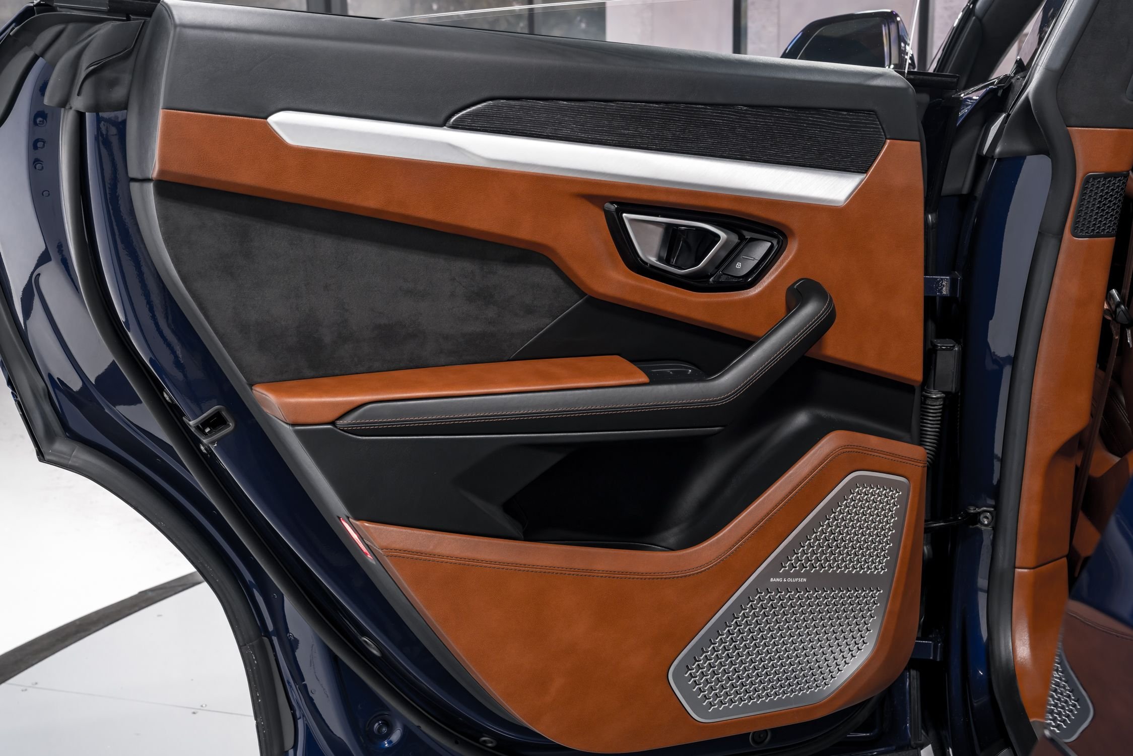 used 2019 Lamborghini Urus car, priced at $199,999