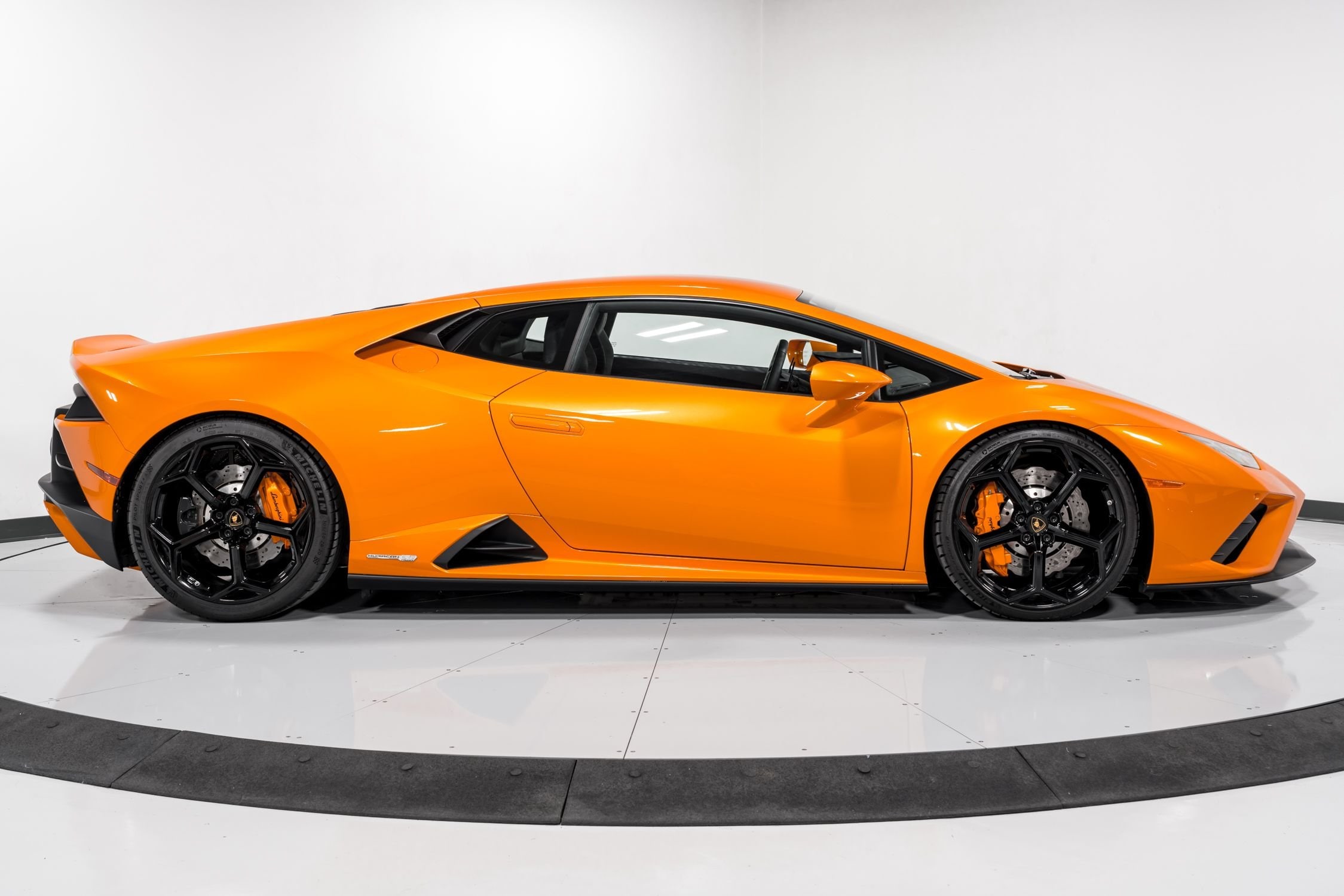 used 2022 Lamborghini Huracan EVO 2WD car, priced at $279,999