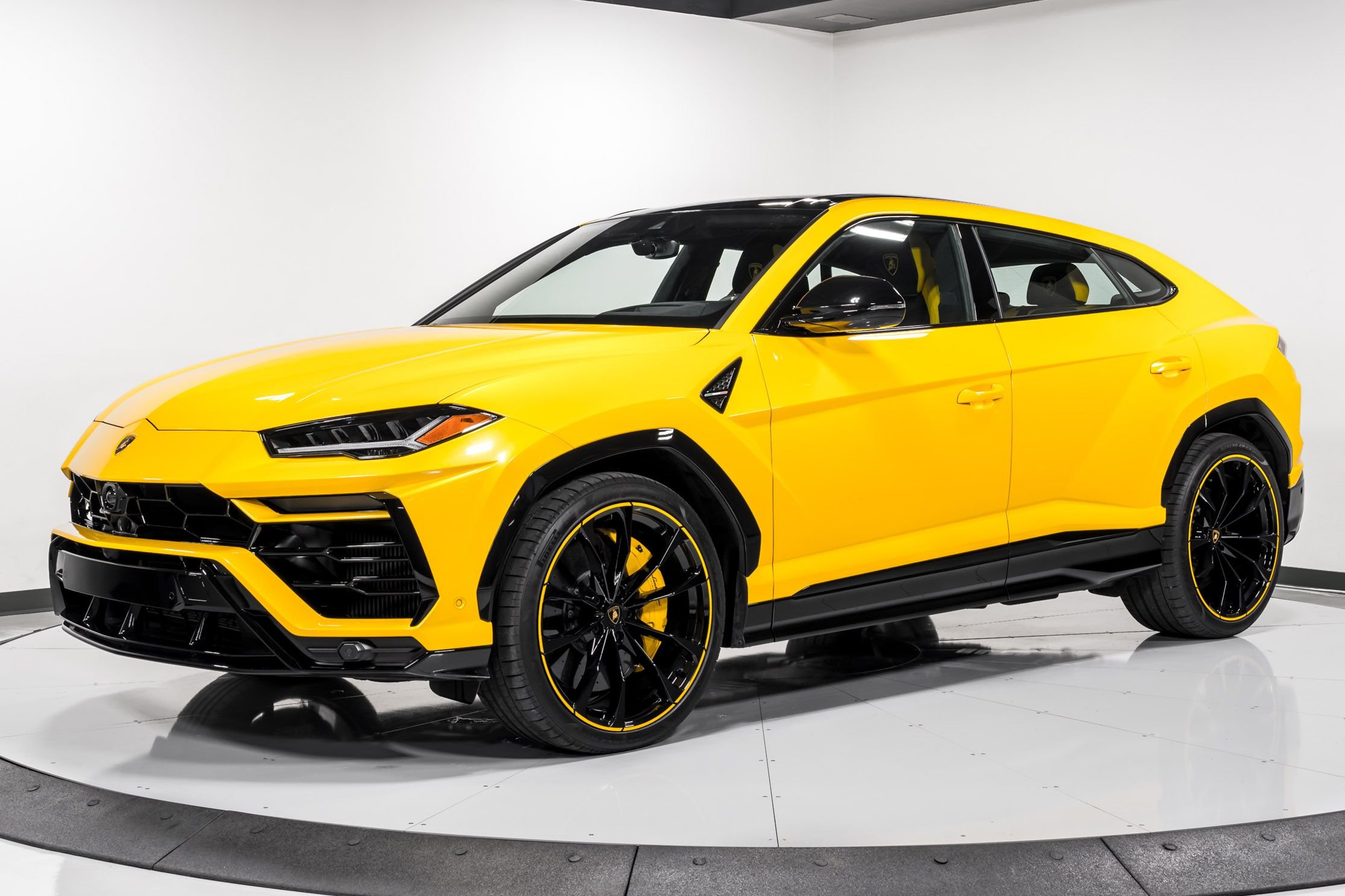 used 2021 Lamborghini Urus car, priced at $234,999