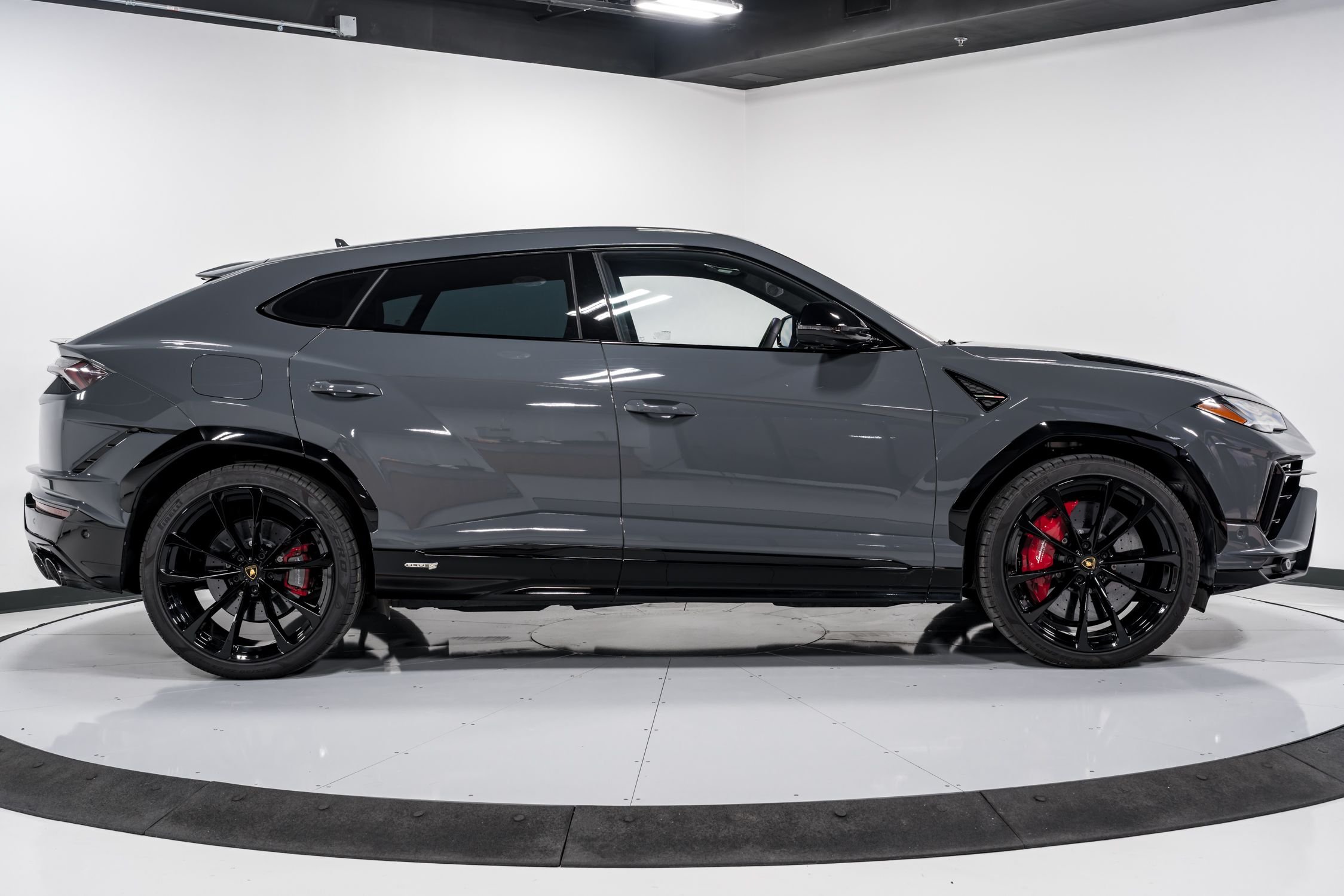 used 2024 Lamborghini Urus S car, priced at $274,999