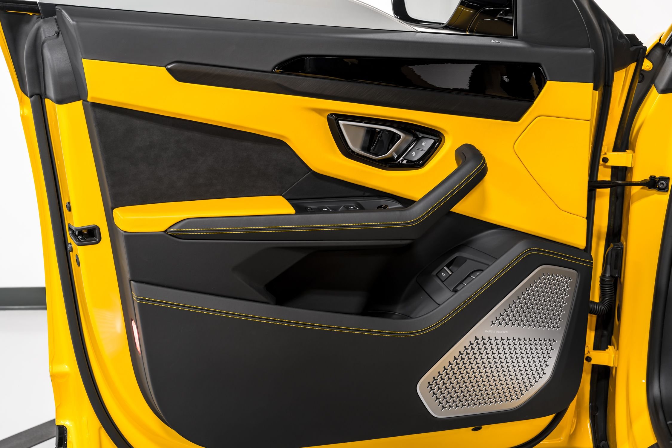 used 2022 Lamborghini Urus car, priced at $239,999