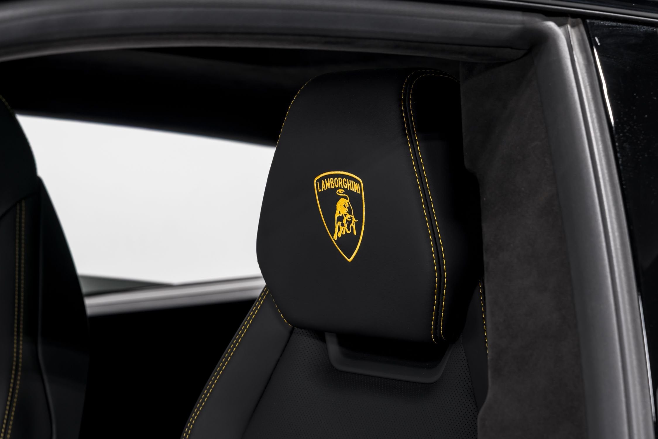 used 2024 Lamborghini Urus S car, priced at $269,999