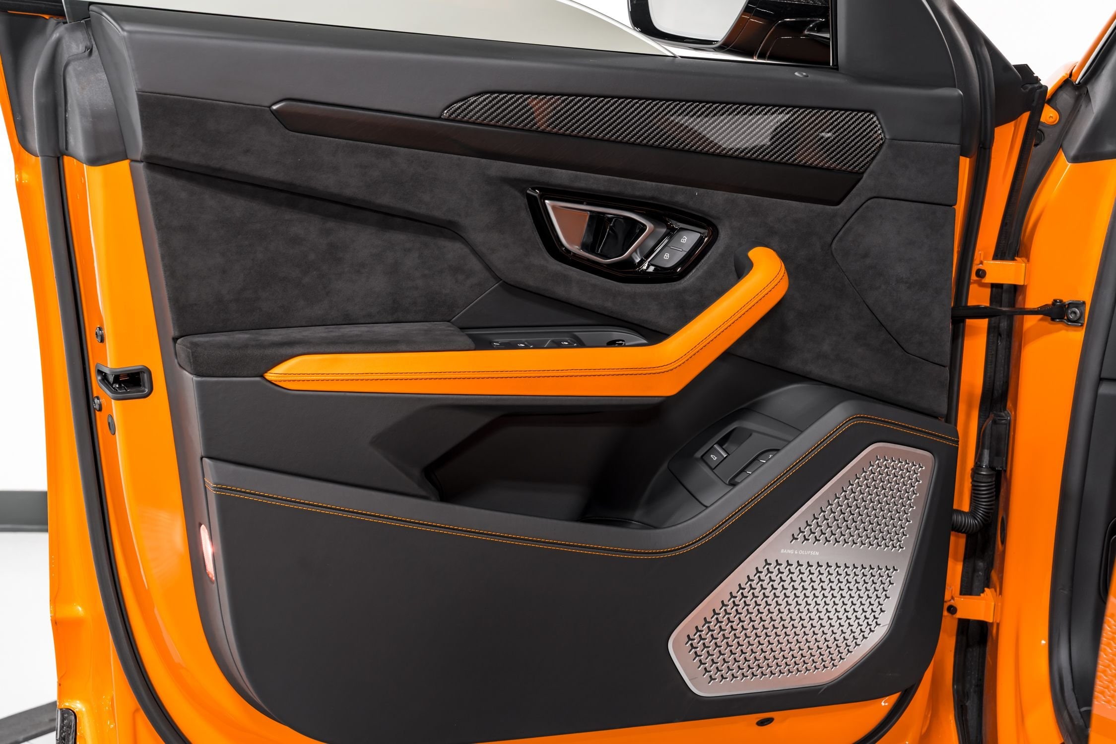 used 2022 Lamborghini Urus car, priced at $234,999