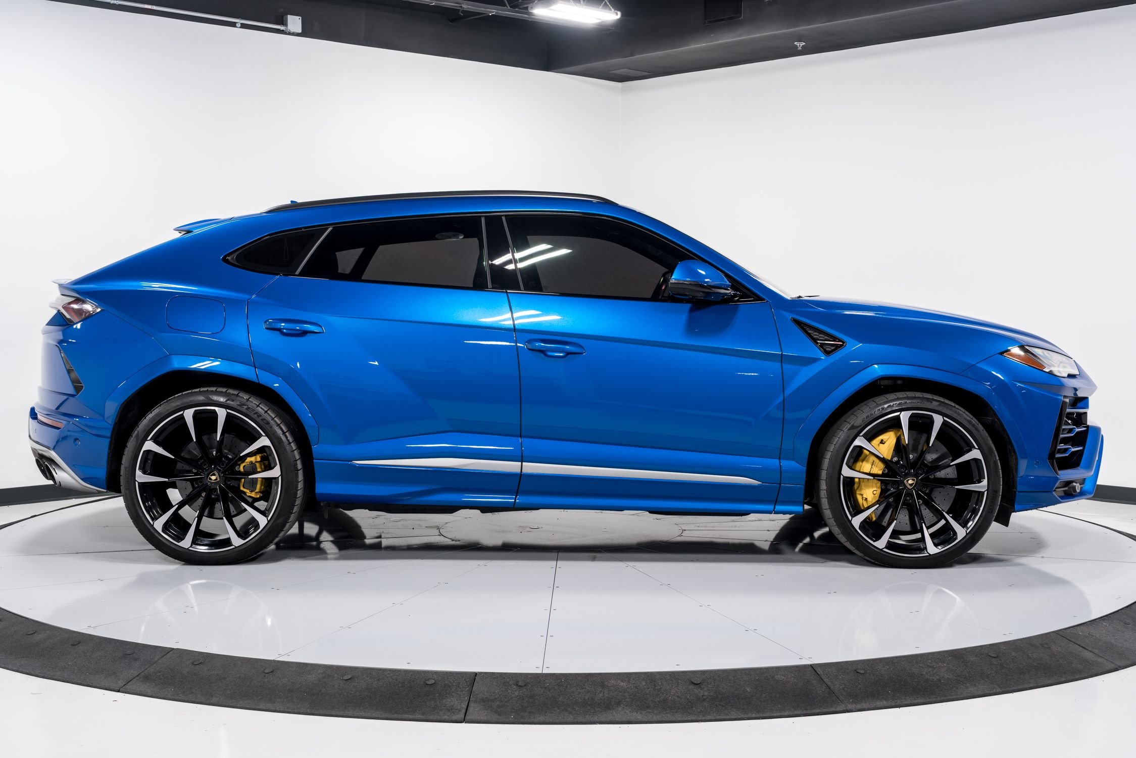 used 2021 Lamborghini Urus car, priced at $209,999