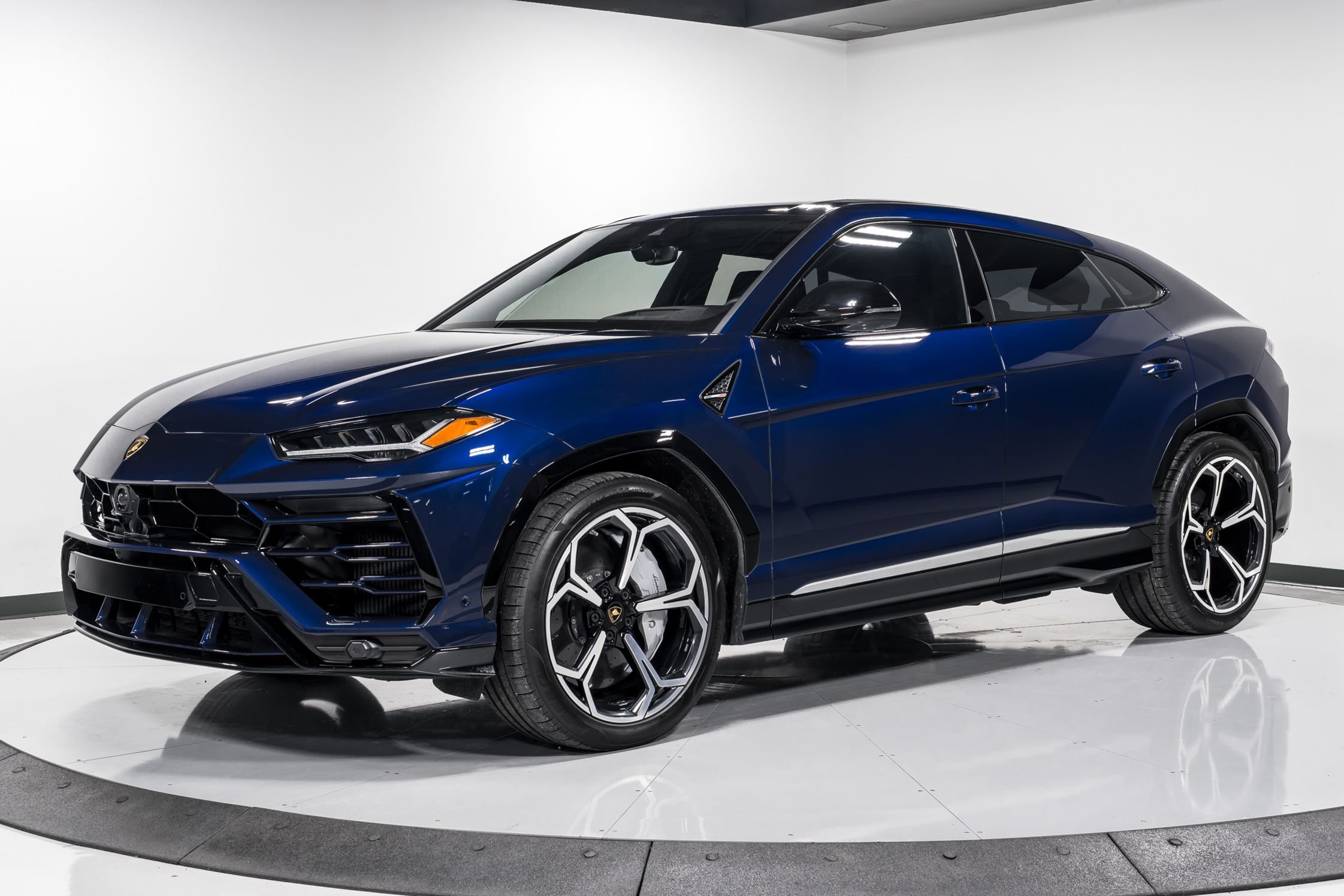 used 2020 Lamborghini Urus car, priced at $179,999