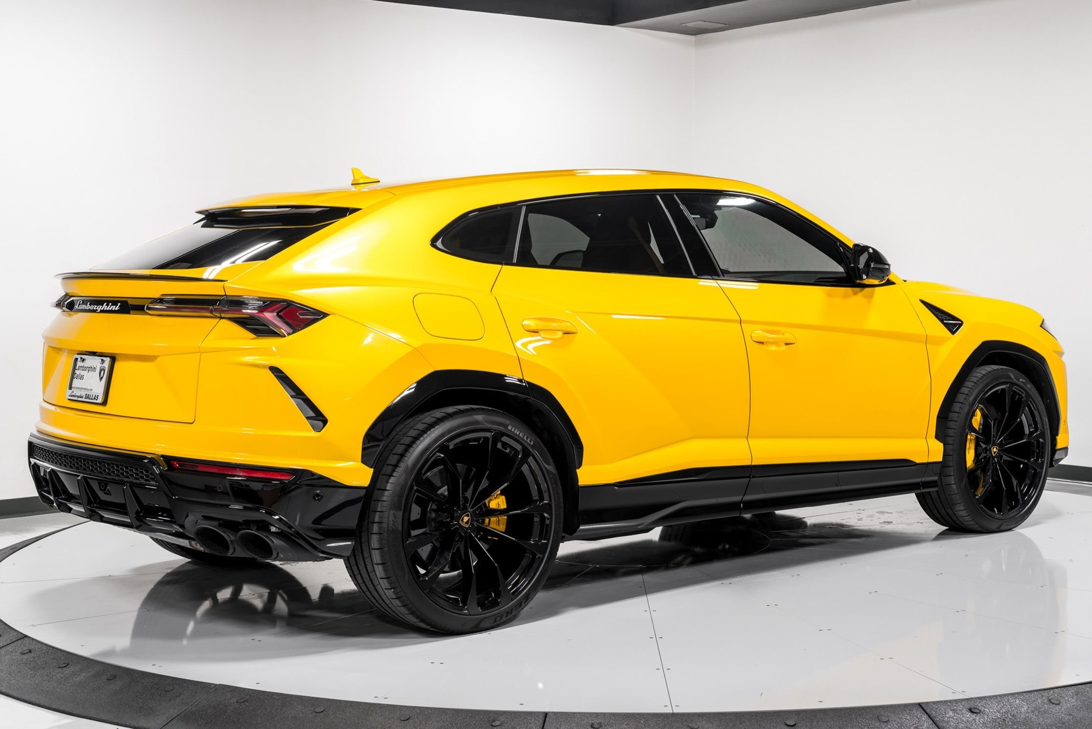 used 2022 Lamborghini Urus car, priced at $252,999