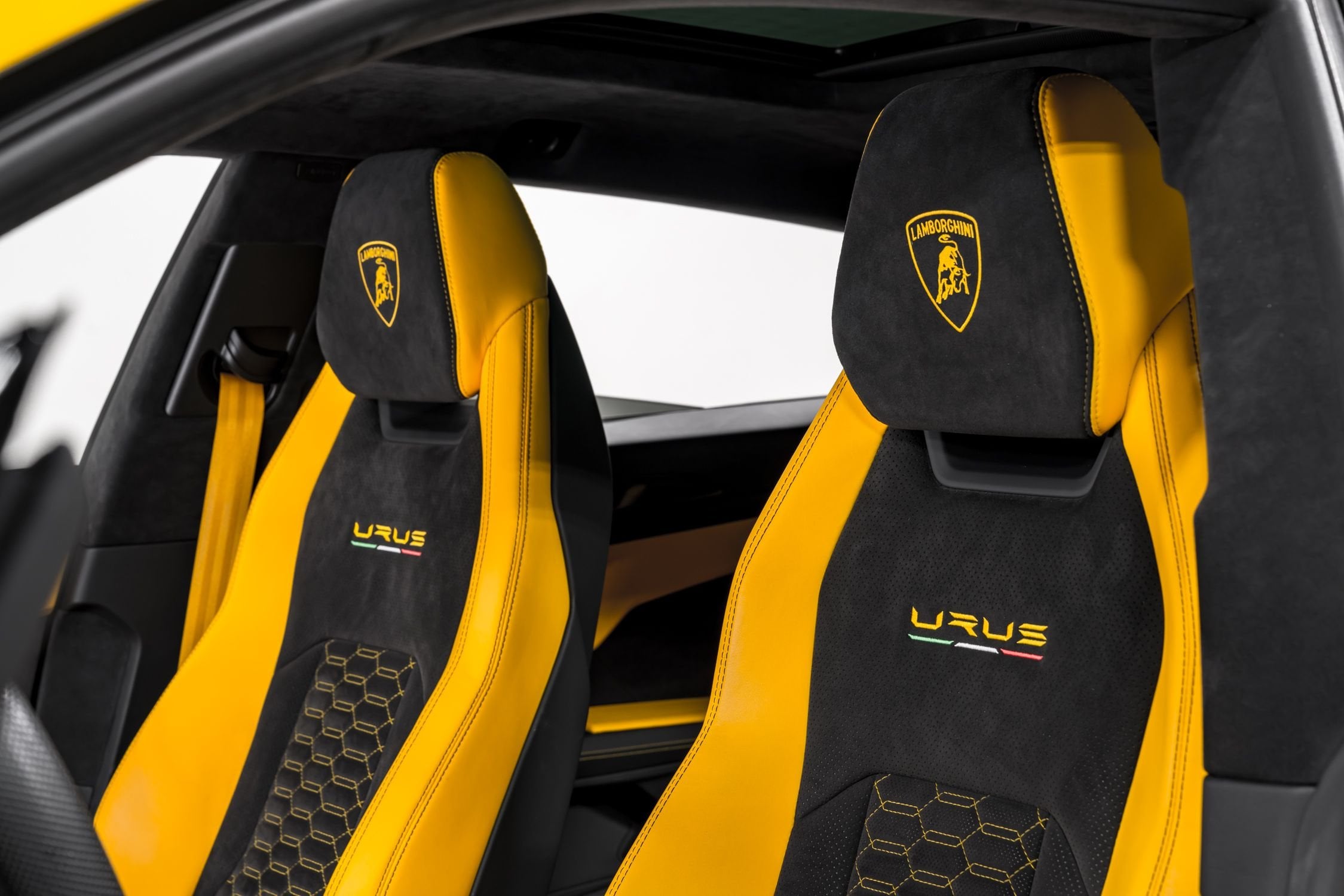 used 2022 Lamborghini Urus car, priced at $224,999