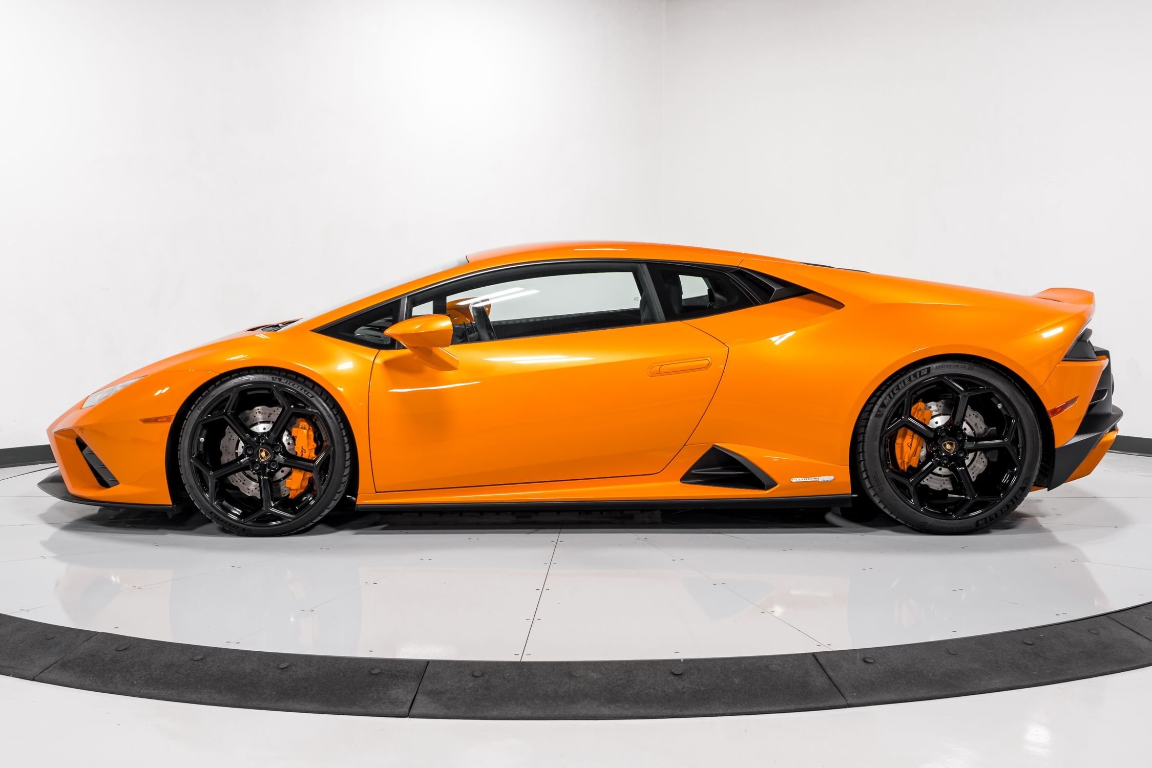 used 2022 Lamborghini Huracan EVO 2WD car, priced at $279,999