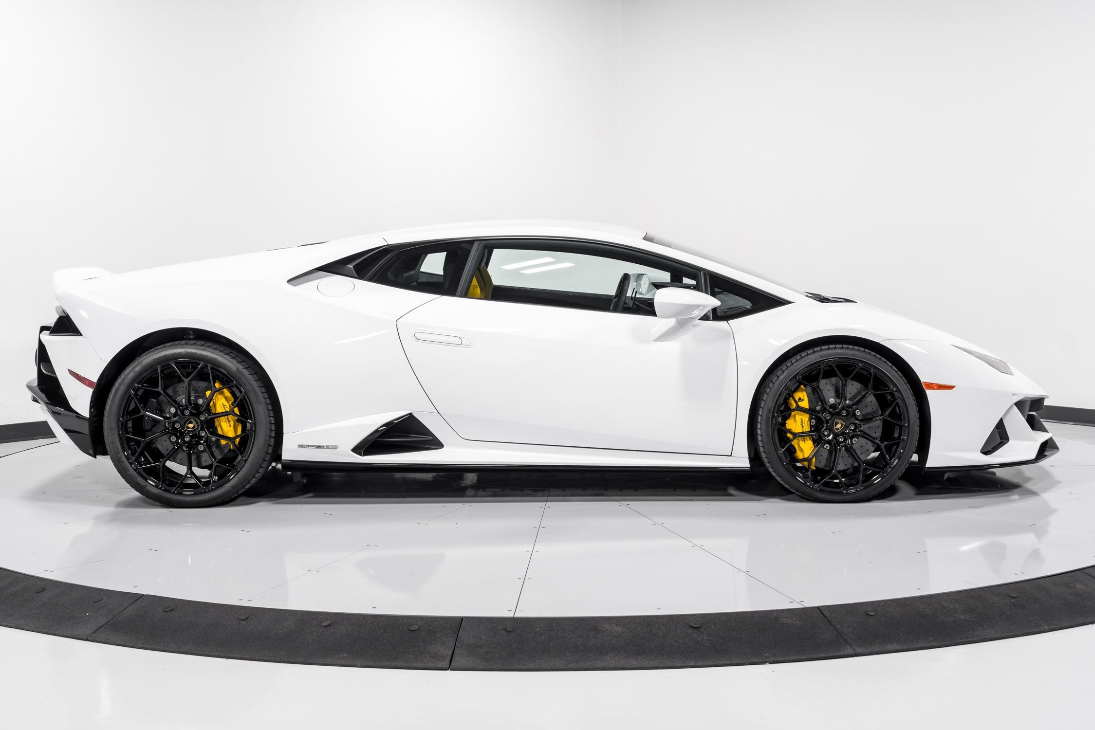 used 2022 Lamborghini Huracan EVO Coupe car, priced at $309,999