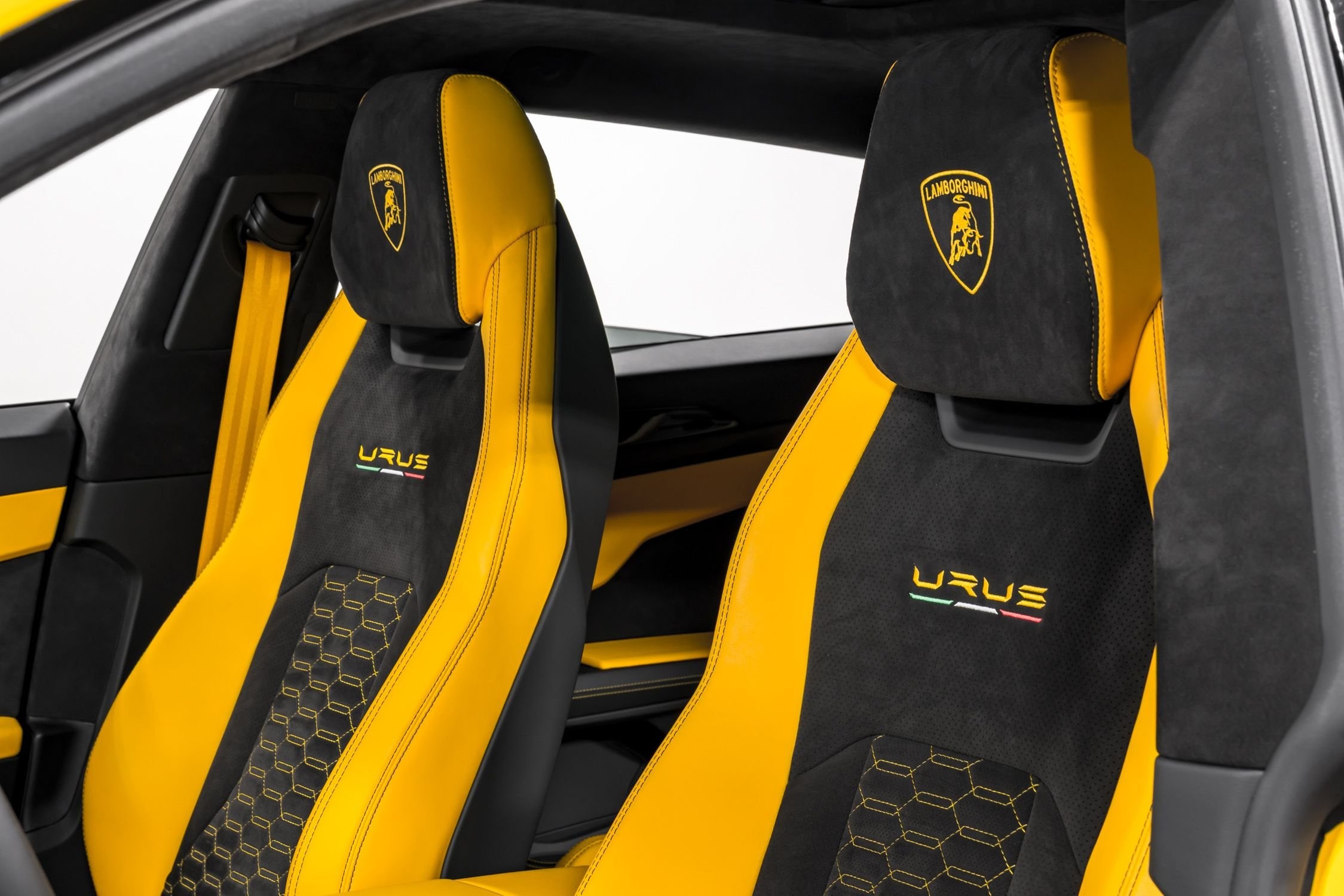 used 2022 Lamborghini Urus car, priced at $239,999