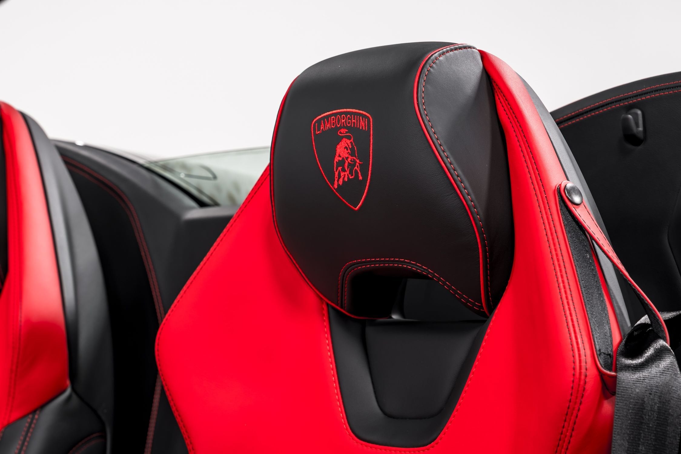 used 2023 Lamborghini Huracan EVO Spyder car, priced at $324,999