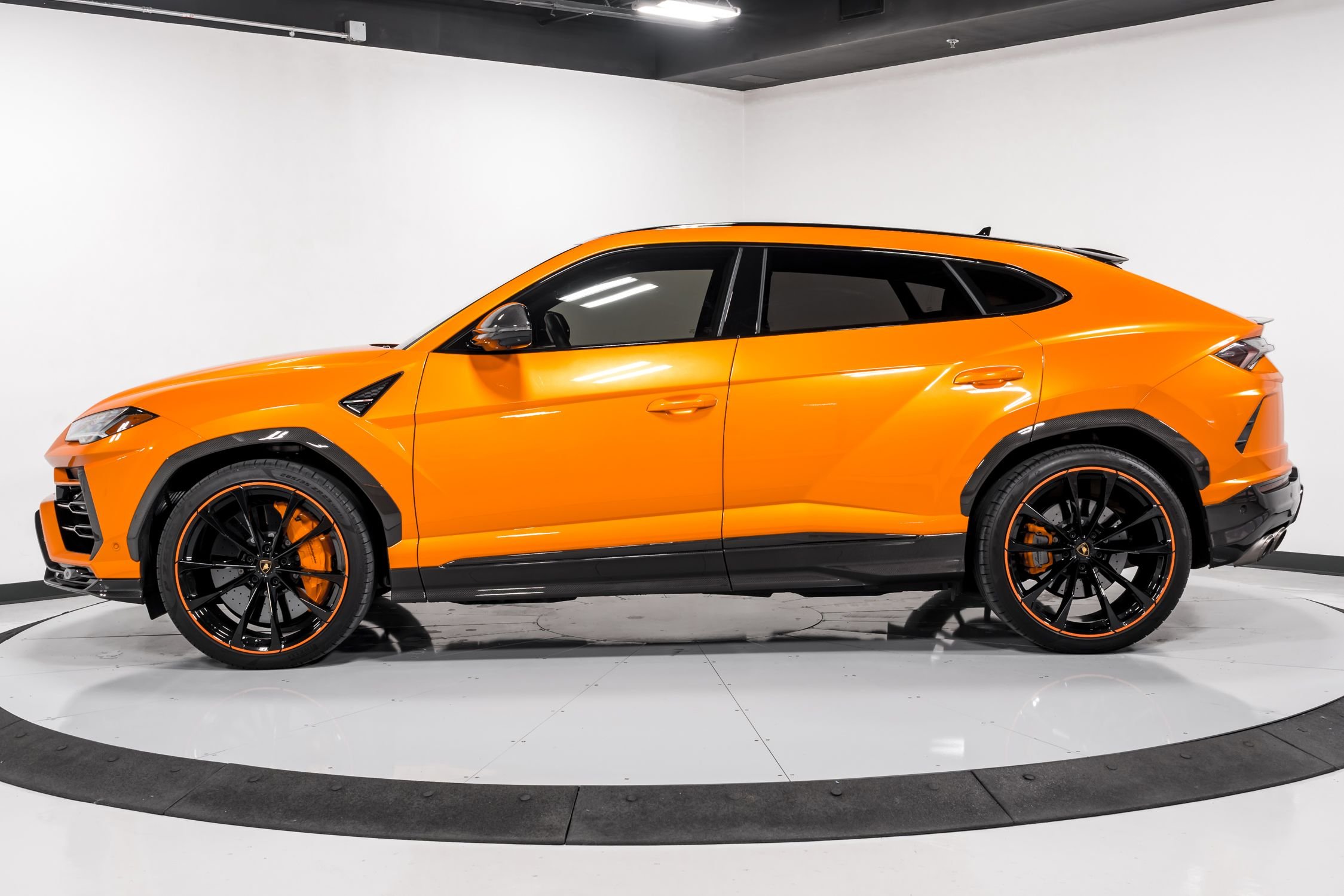 used 2022 Lamborghini Urus car, priced at $234,999