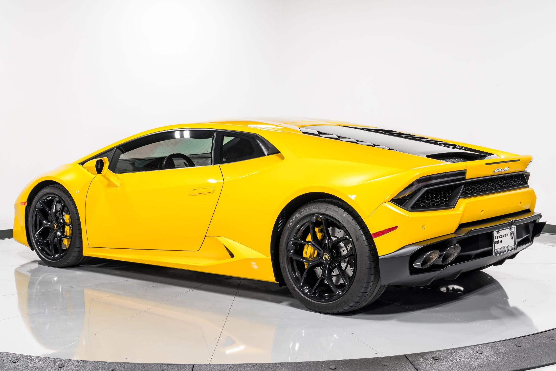 used 2018 Lamborghini Huracan LP580-2 car, priced at $219,999