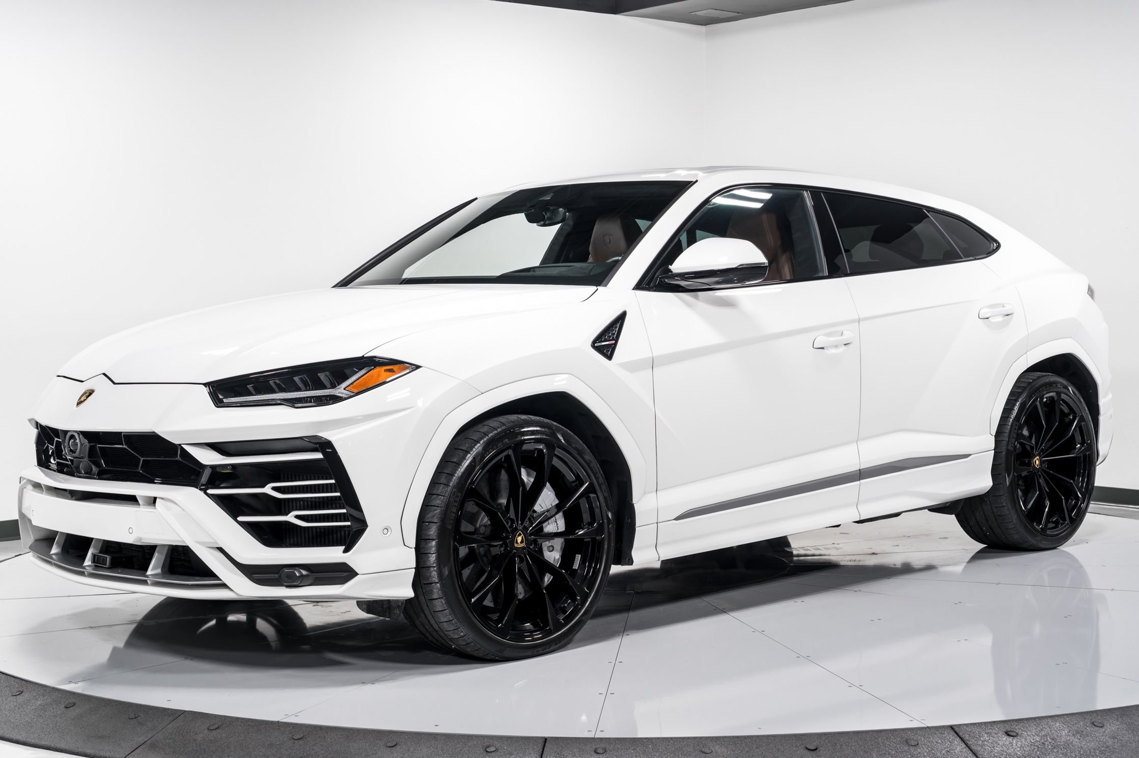 used 2022 Lamborghini Urus car, priced at $199,999