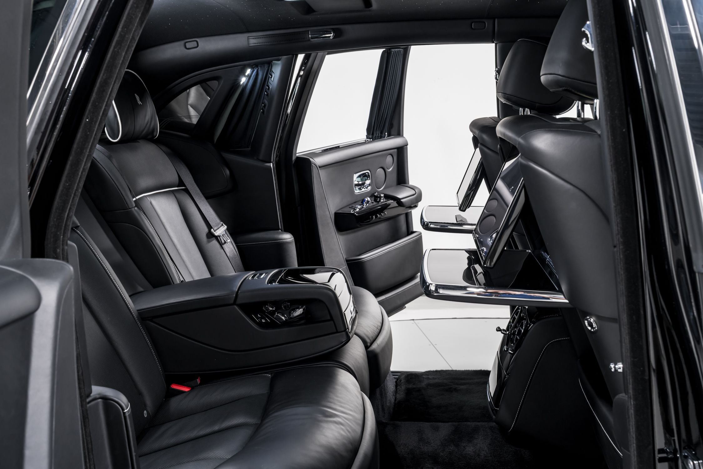 used 2018 Rolls-Royce Phantom car, priced at $319,999