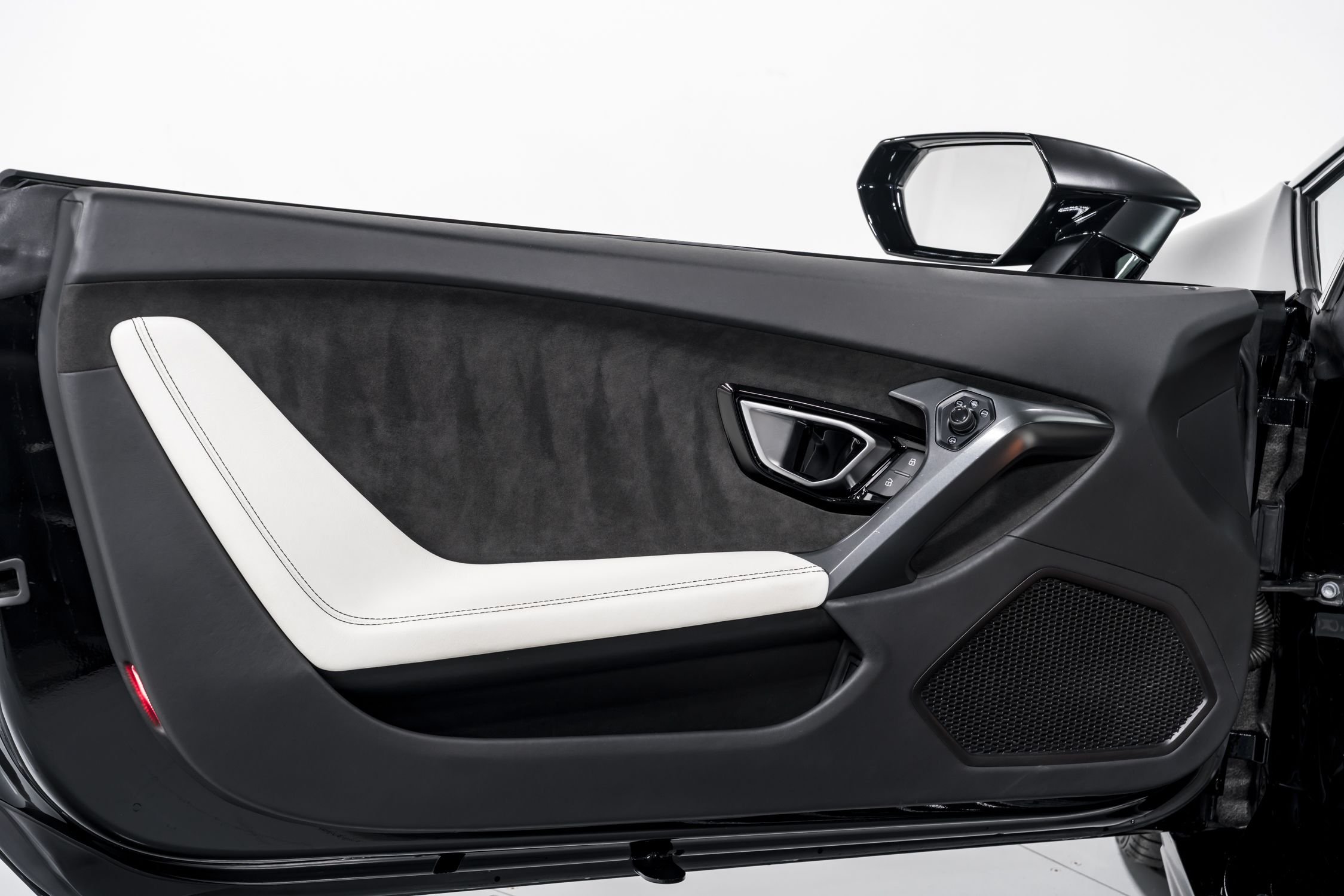 used 2015 Lamborghini Huracan LP610-4 Coupe car, priced at $219,999