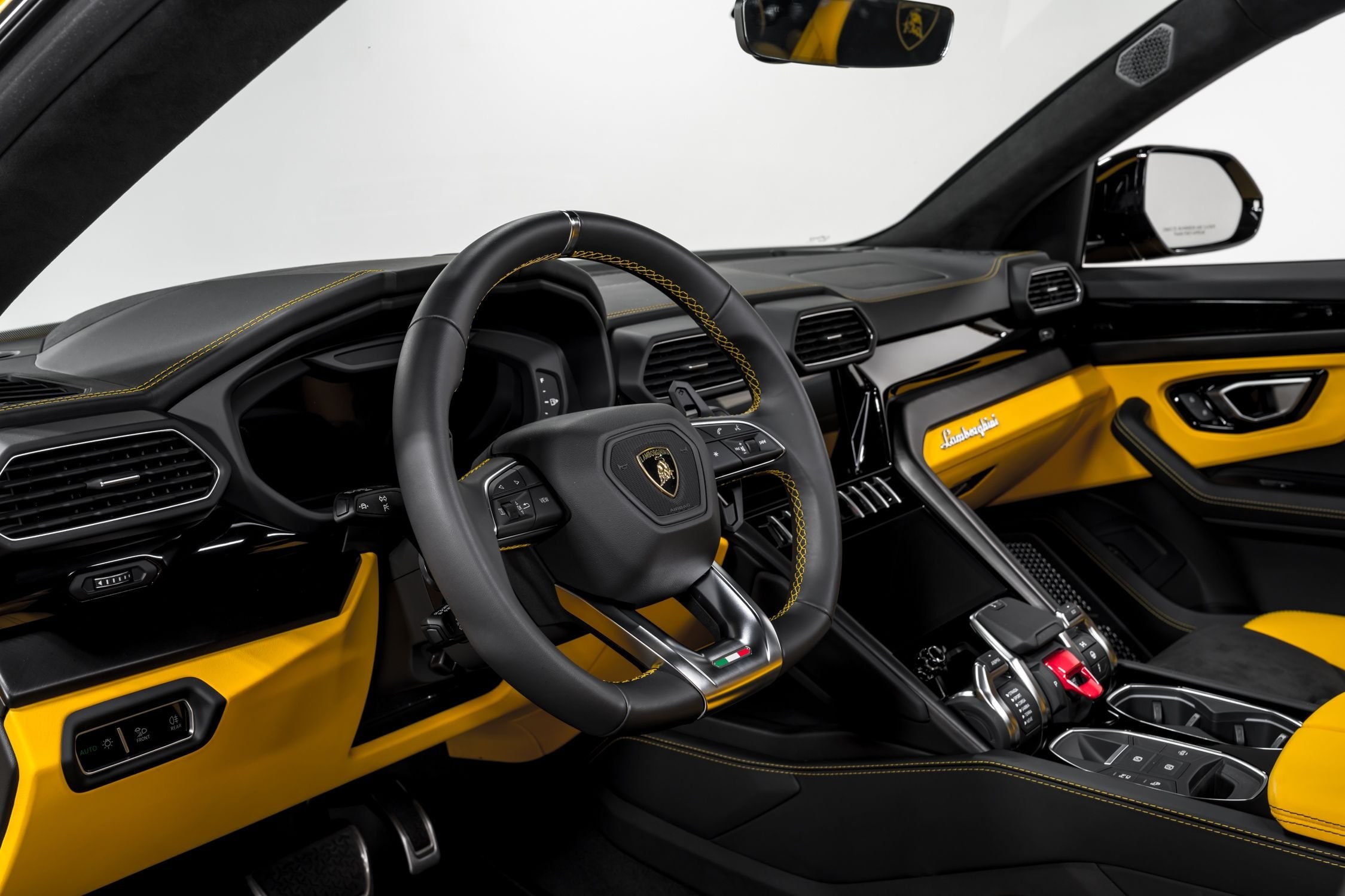 used 2022 Lamborghini Urus car, priced at $252,999