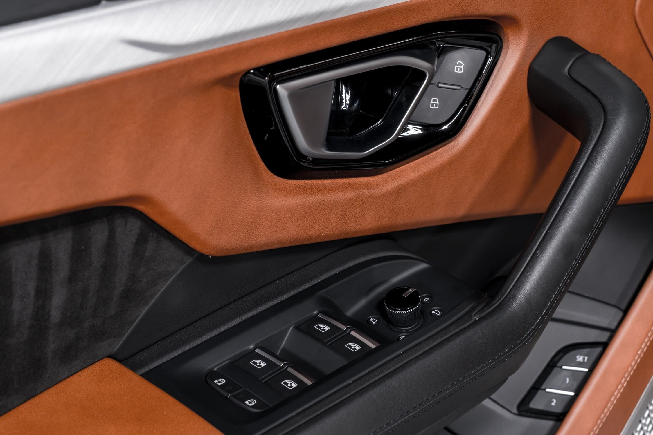 used 2022 Lamborghini Urus car, priced at $199,999