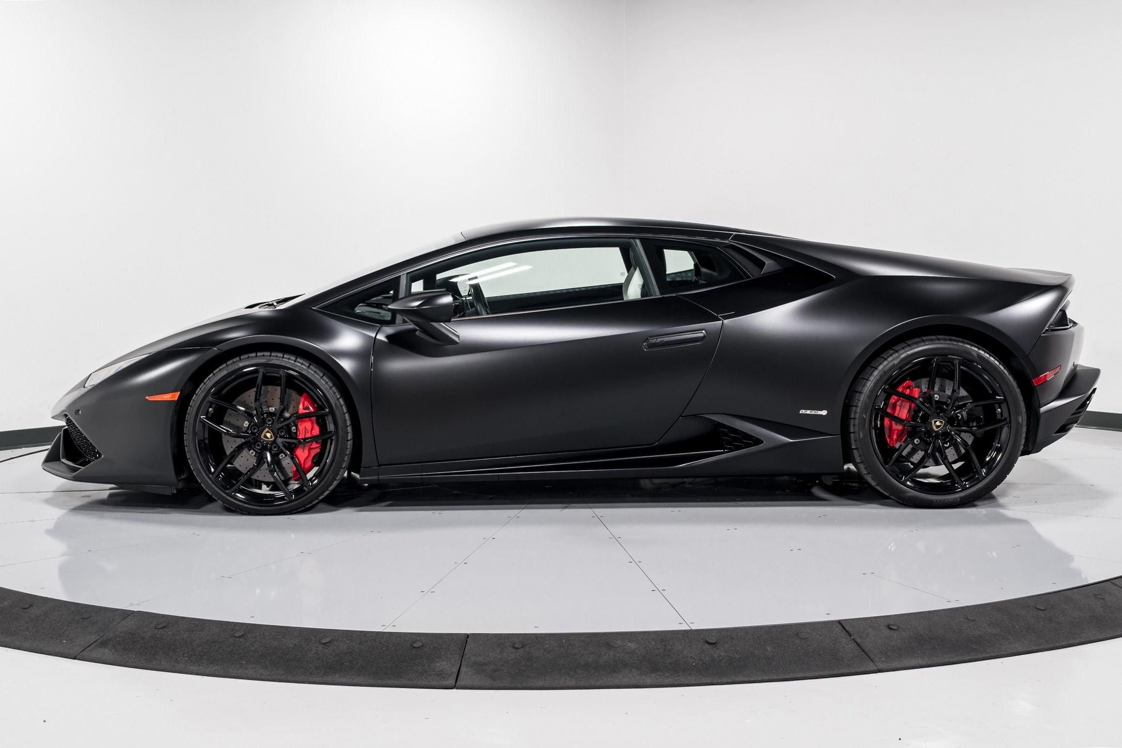 used 2015 Lamborghini Huracan LP610-4 Coupe car, priced at $219,999
