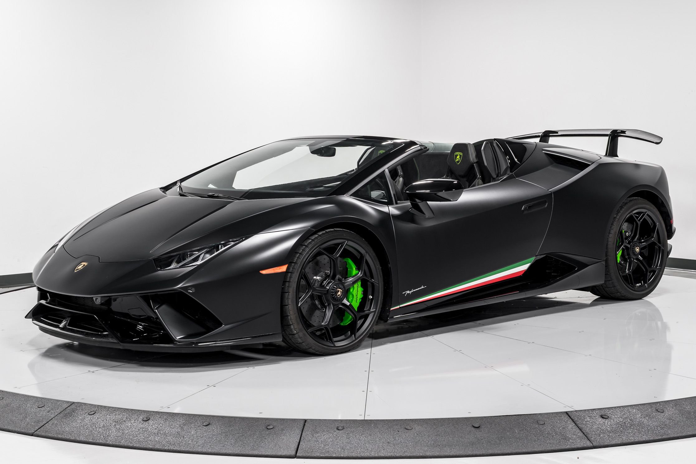 used 2019 Lamborghini Huracan Performante Spyder car, priced at $339,999