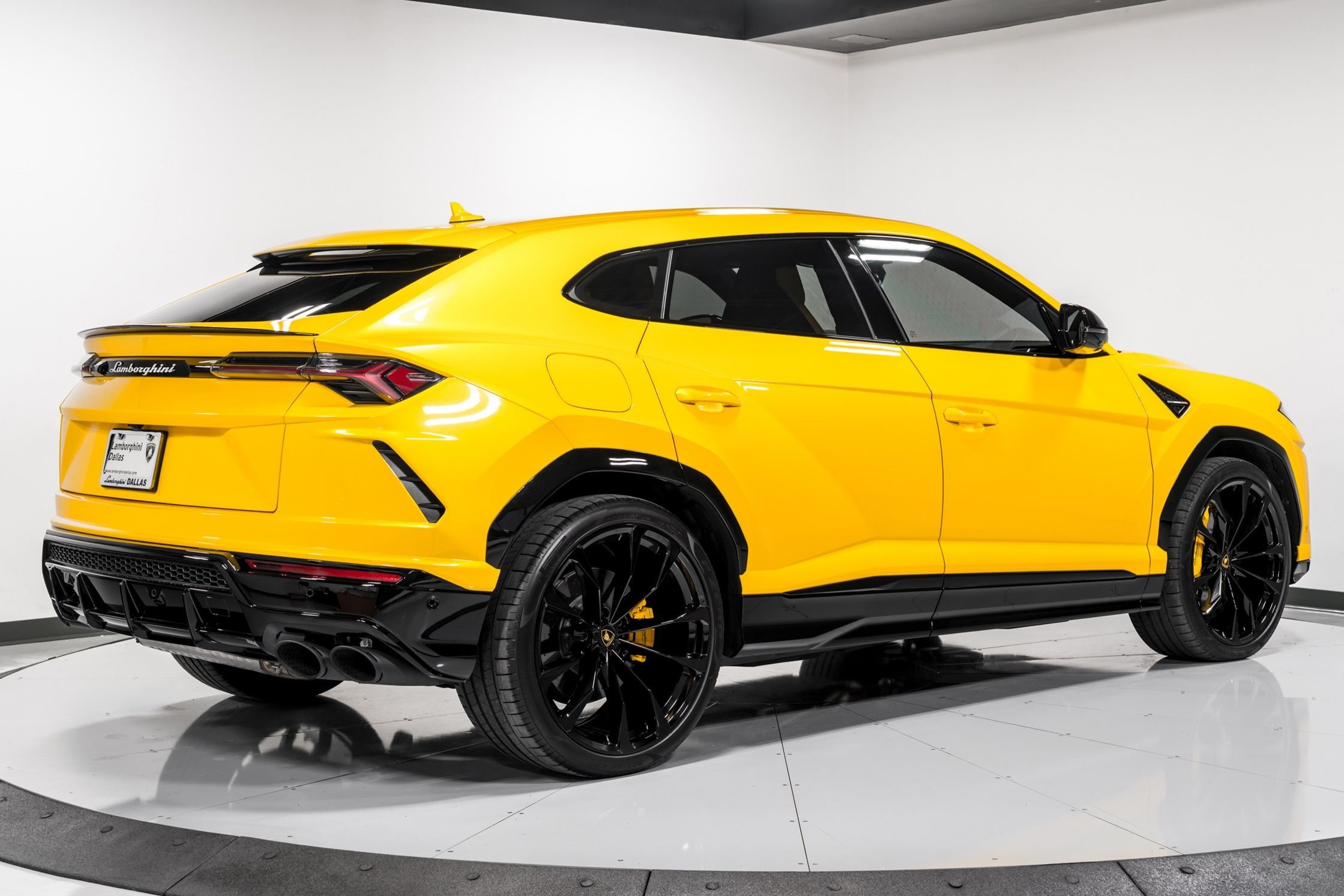 used 2022 Lamborghini Urus car, priced at $239,999