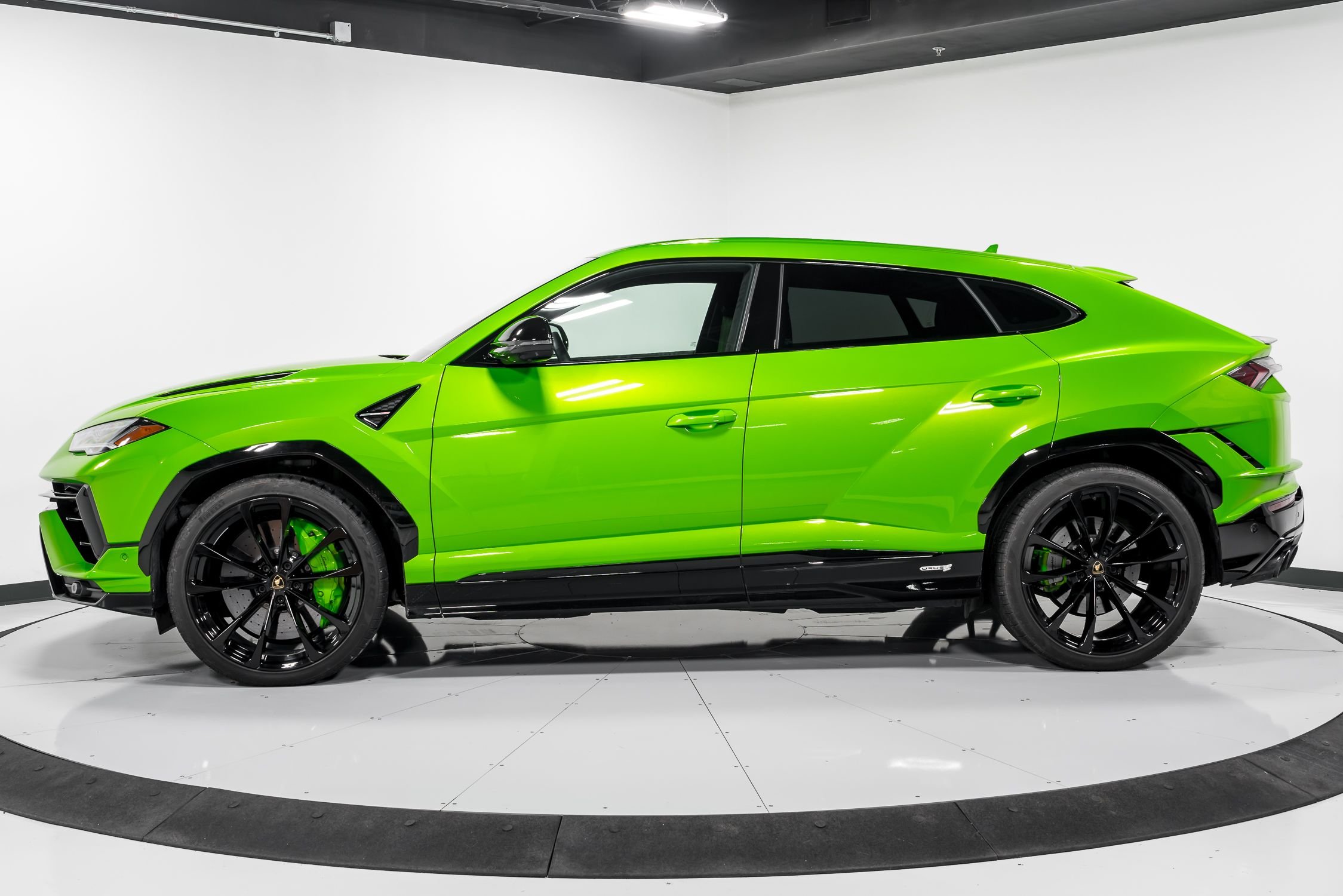 used 2023 Lamborghini Urus S car, priced at $269,999