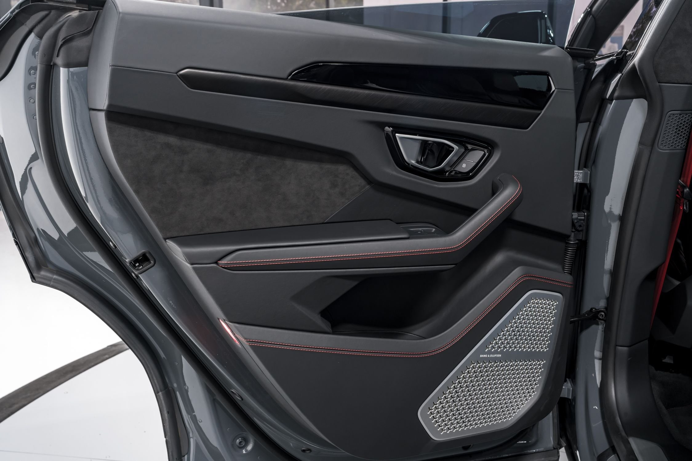 used 2024 Lamborghini Urus S car, priced at $274,999