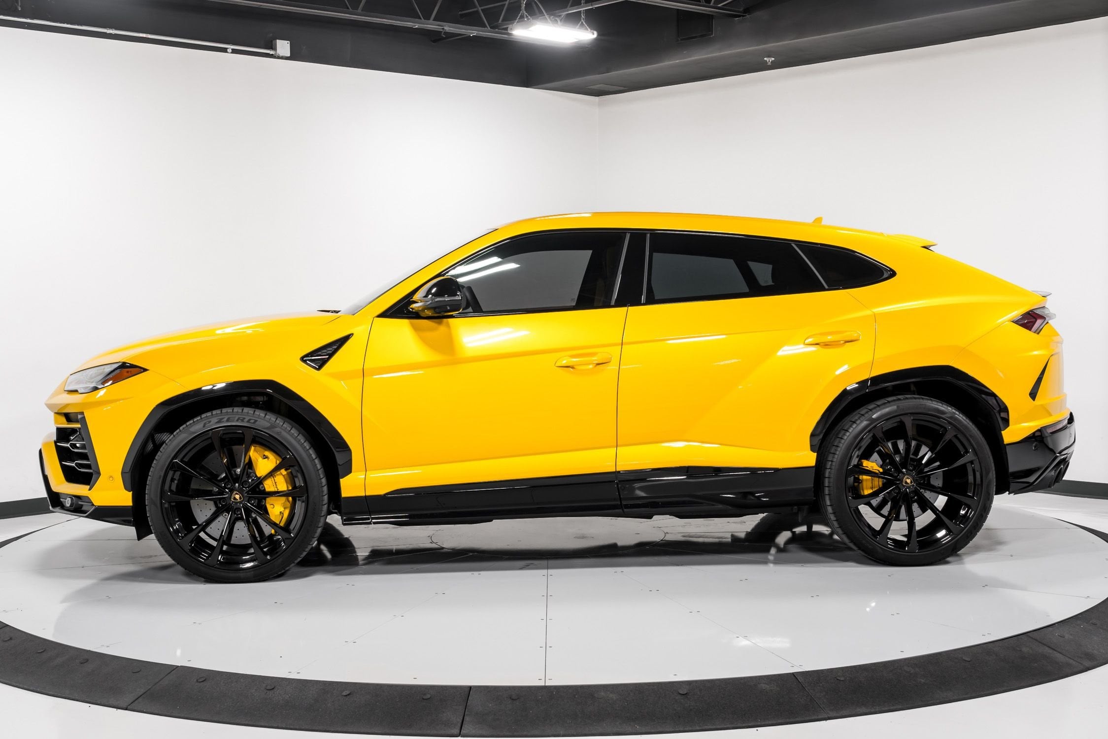 used 2022 Lamborghini Urus car, priced at $252,999