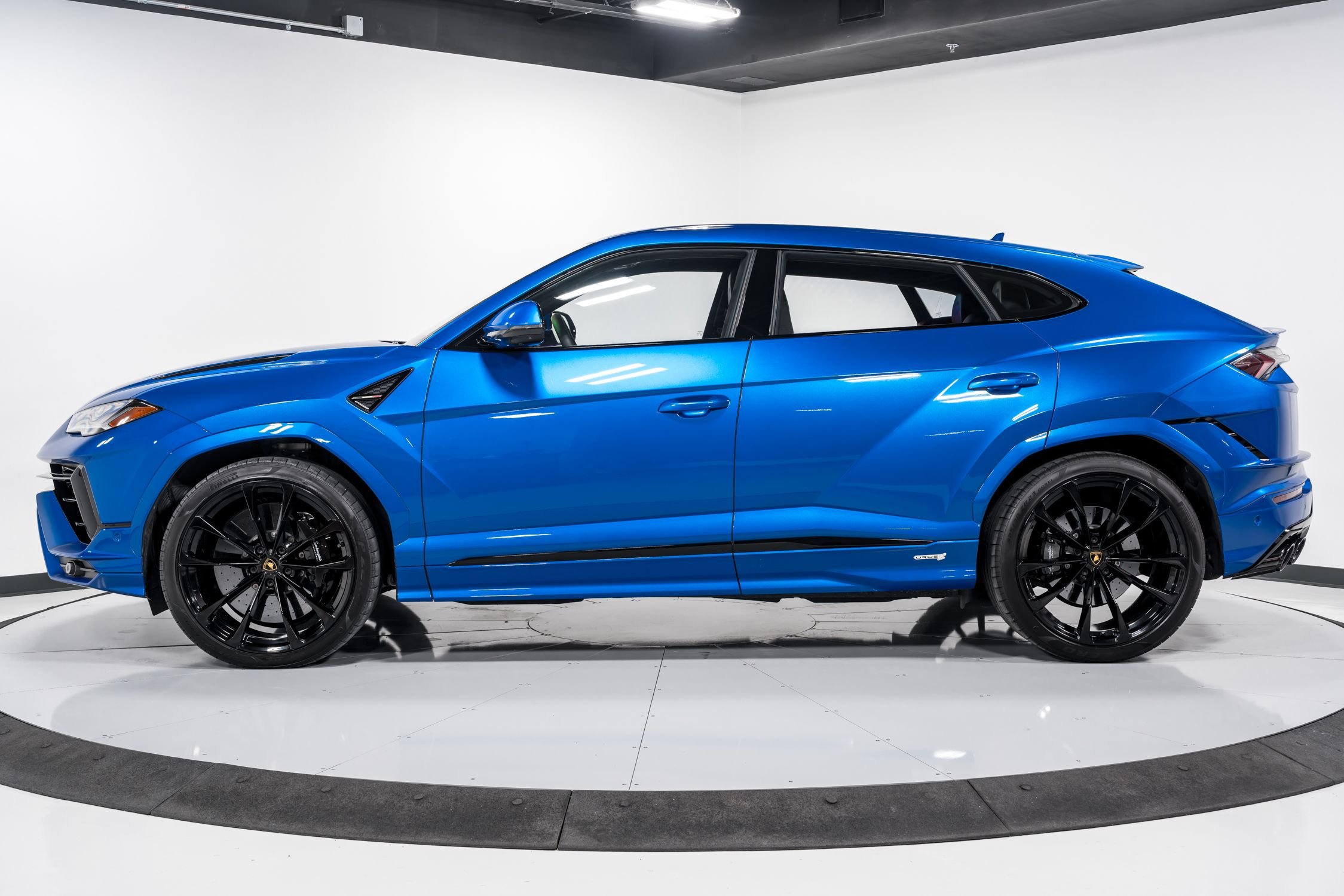 used 2024 Lamborghini Urus S car, priced at $259,999