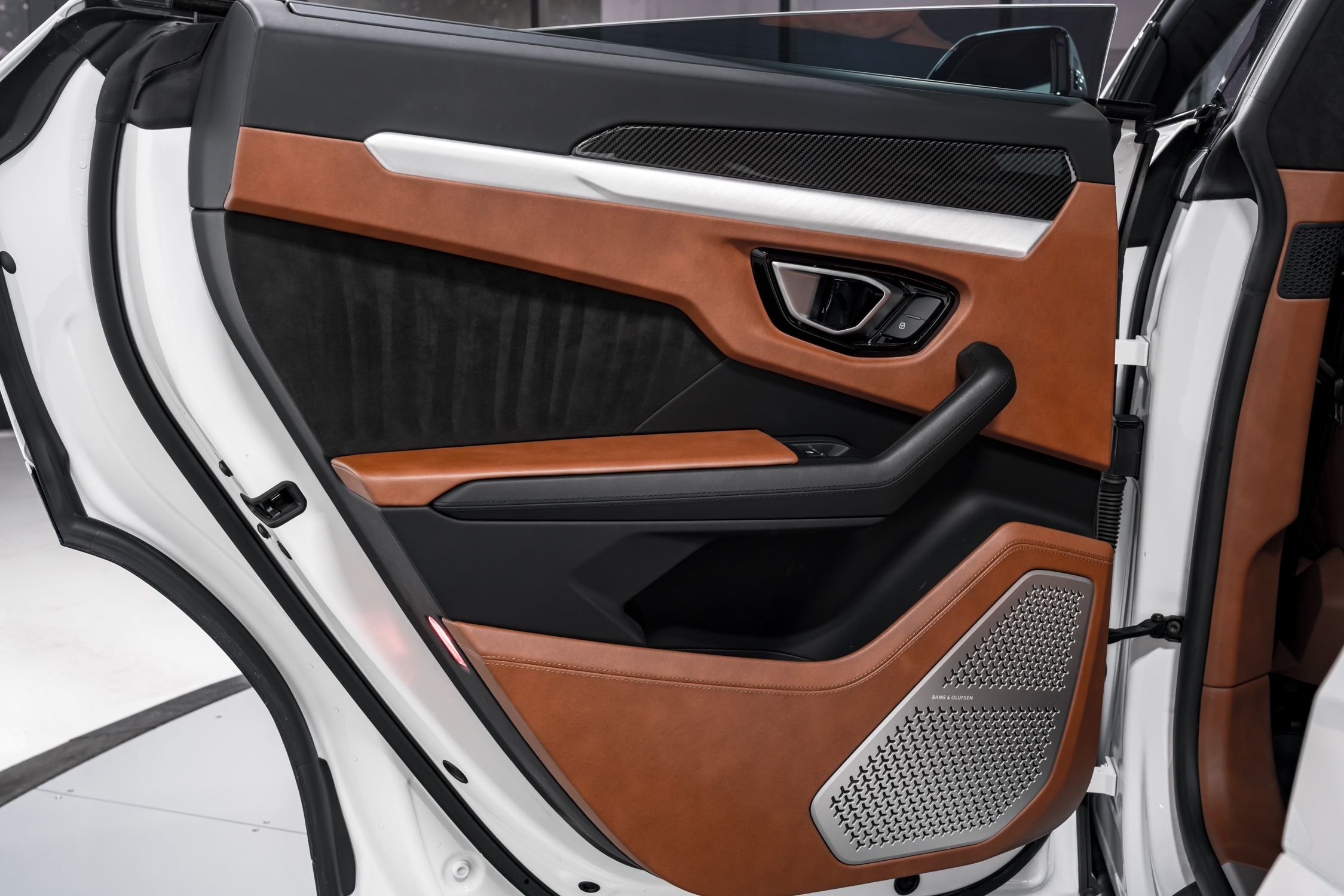 used 2022 Lamborghini Urus car, priced at $199,999