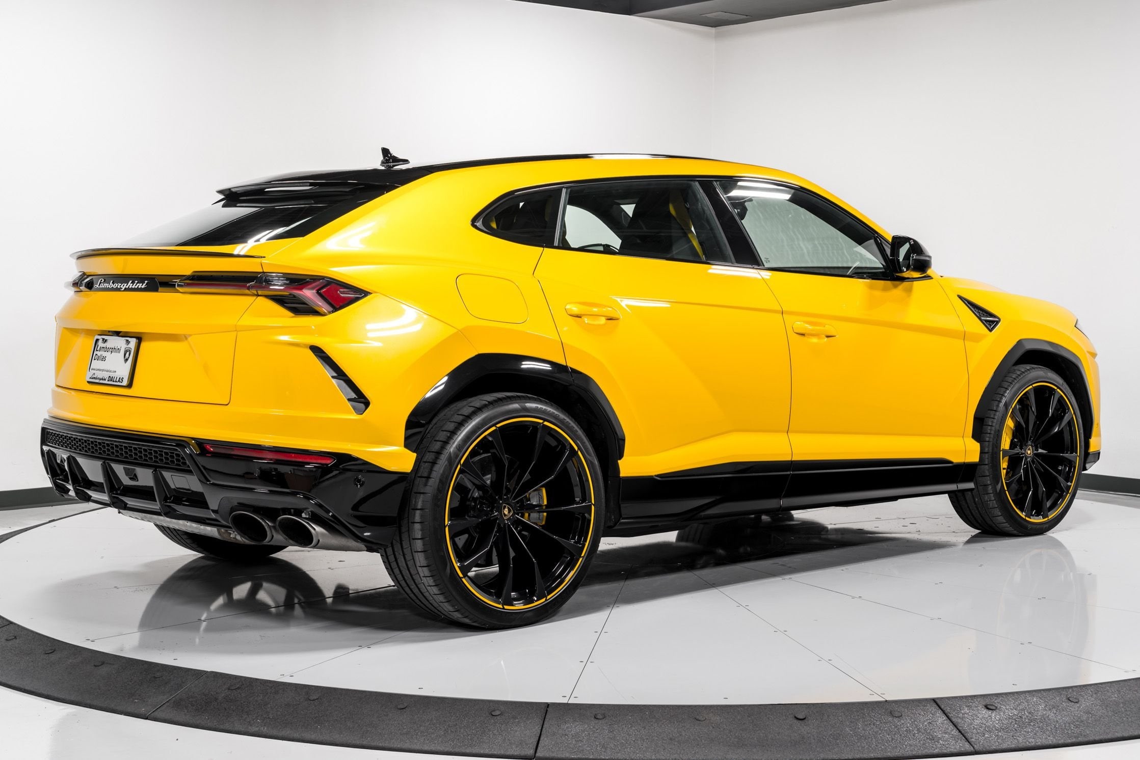 used 2021 Lamborghini Urus car, priced at $219,999
