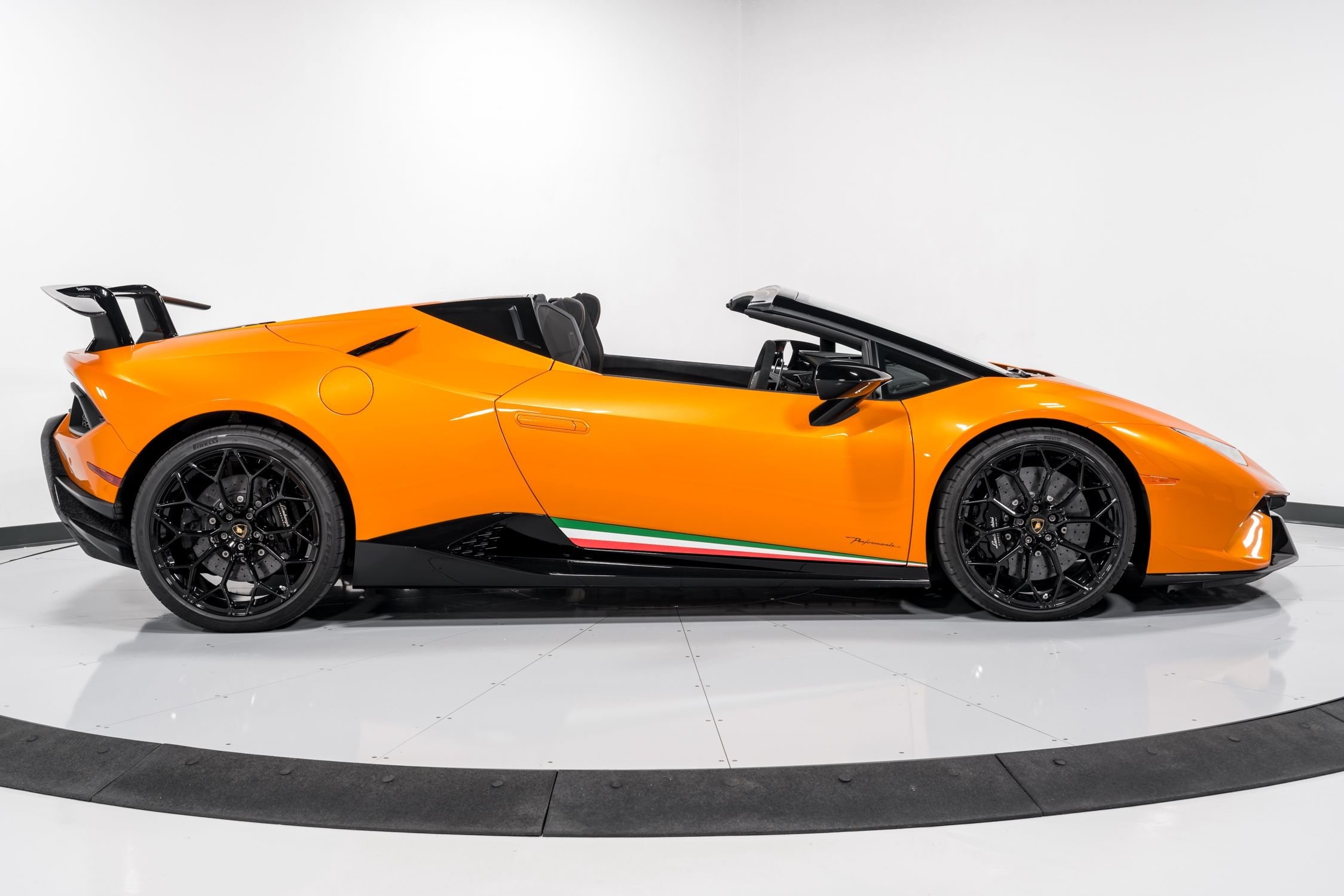 used 2019 Lamborghini Huracan Performante Spyder car, priced at $319,999