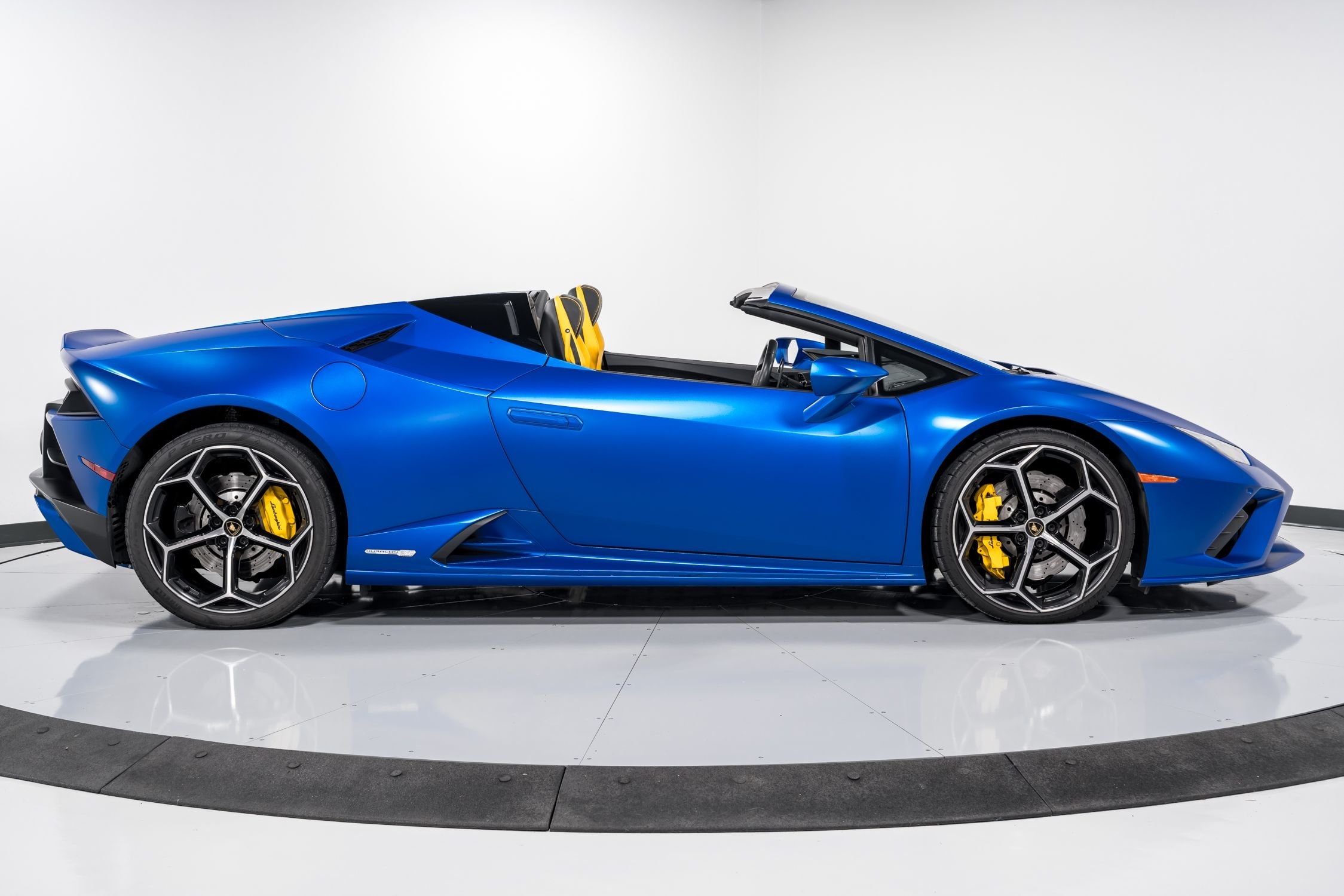 used 2022 Lamborghini Huracan EVO Spyder car, priced at $269,999