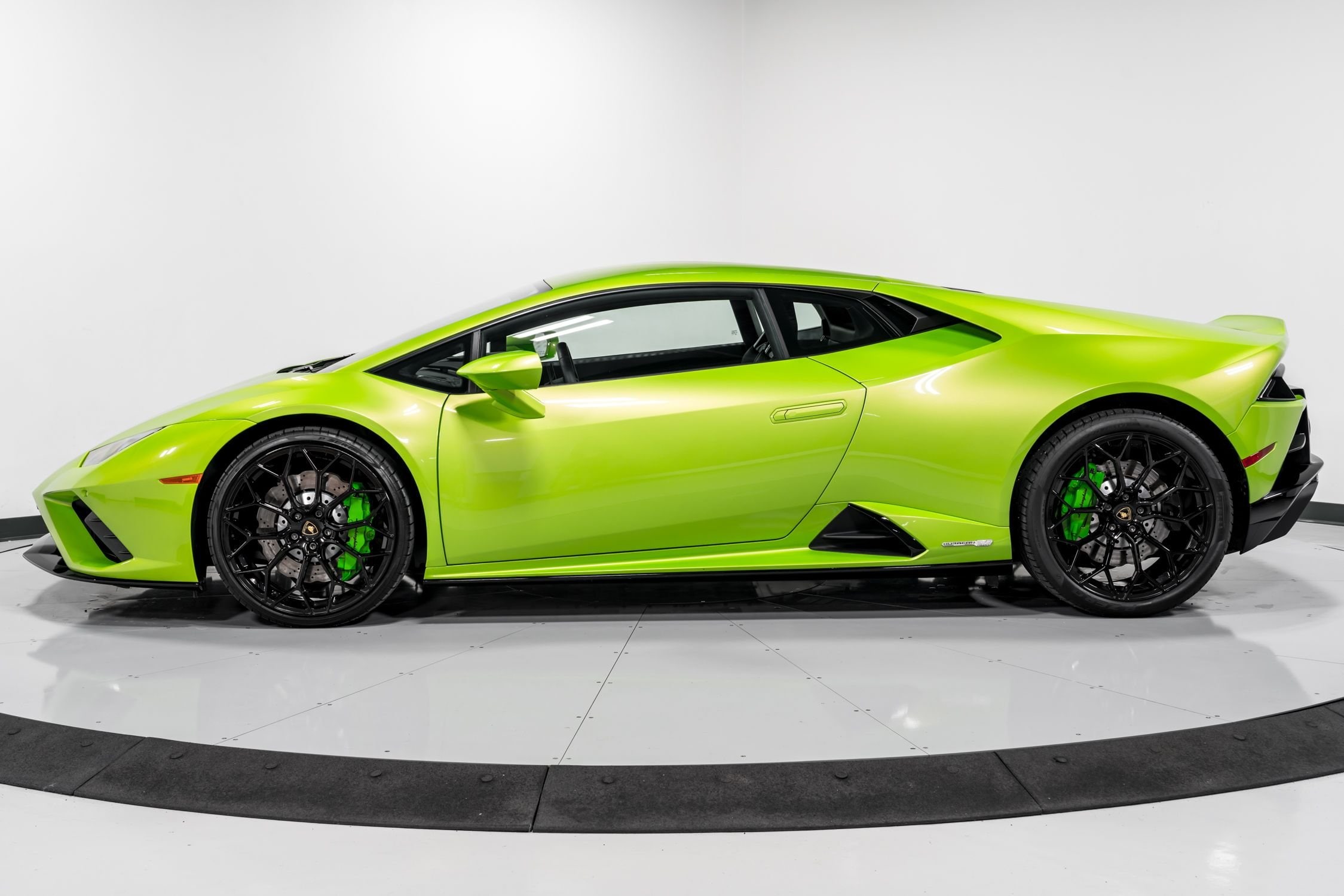 used 2022 Lamborghini Huracan EVO Coupe RWD car, priced at $274,999