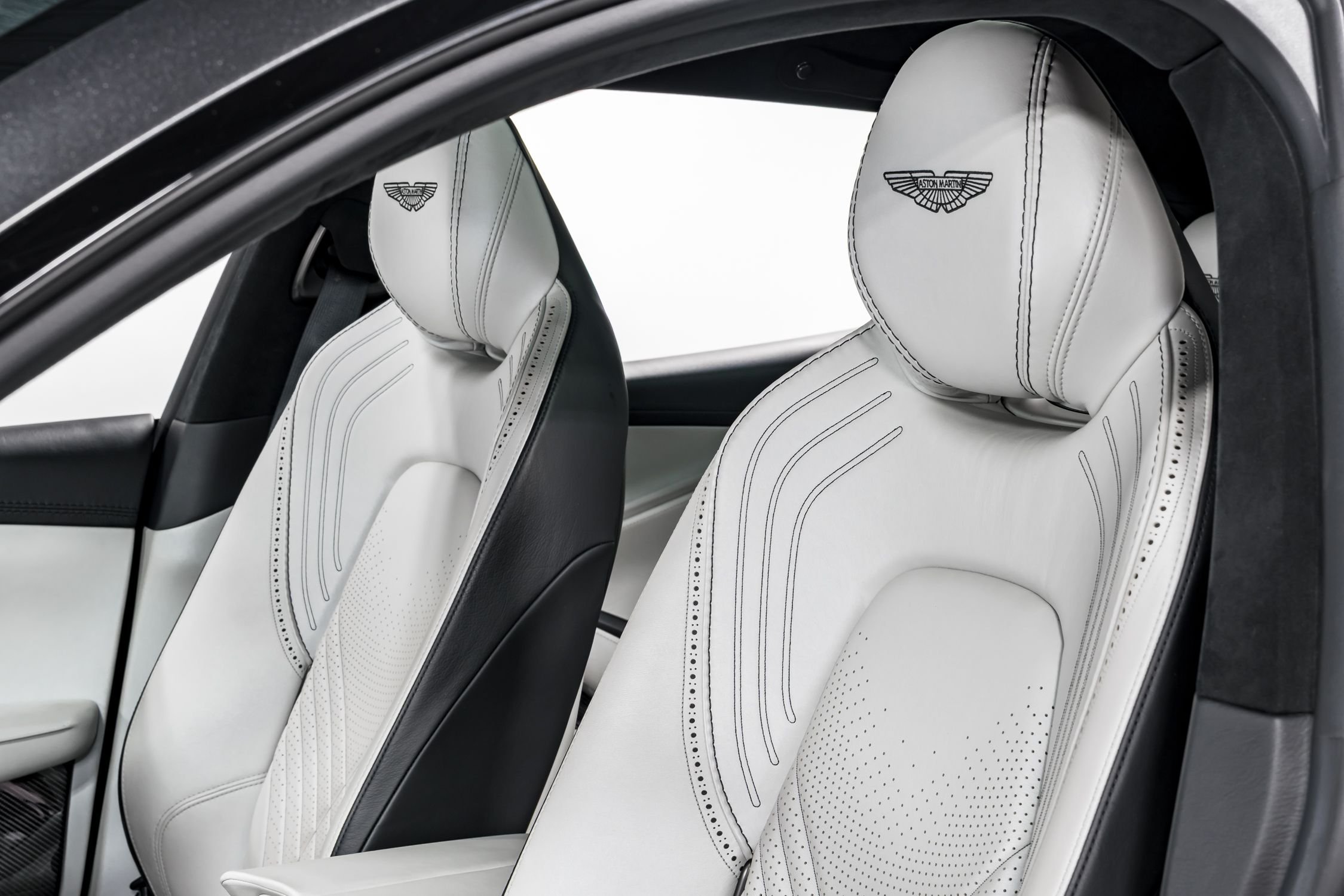 used 2021 Aston Martin DBX car, priced at $99,999