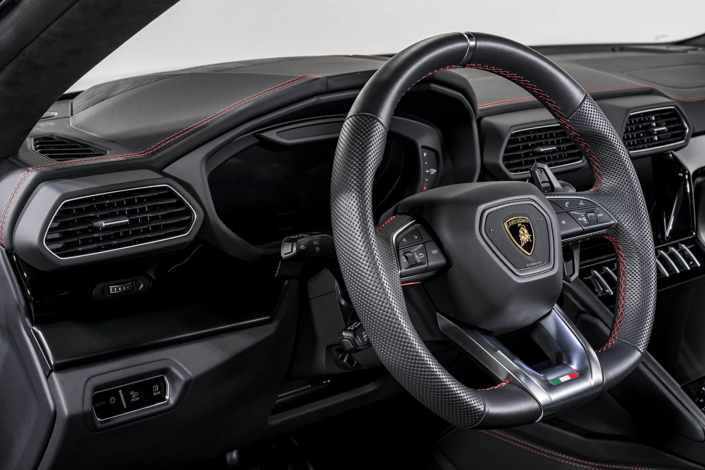 used 2024 Lamborghini Urus S car, priced at $274,999