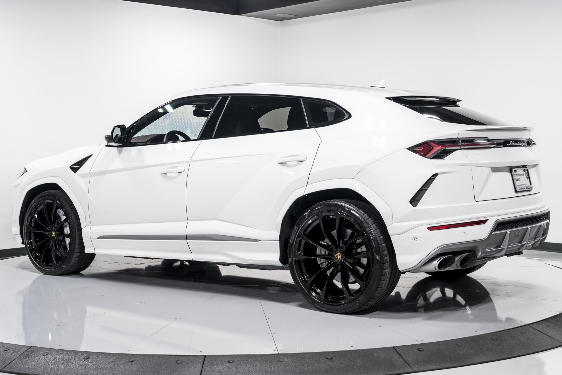 used 2022 Lamborghini Urus car, priced at $199,999