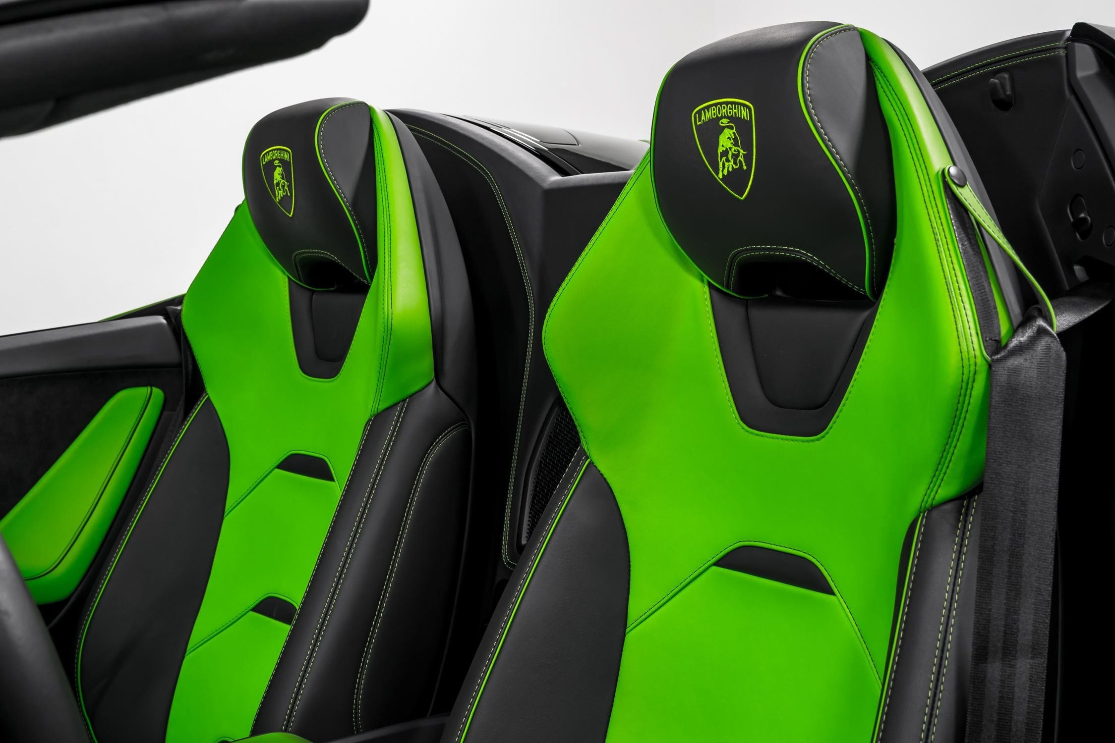 used 2023 Lamborghini Huracan EVO-2 Spyder car, priced at $324,999