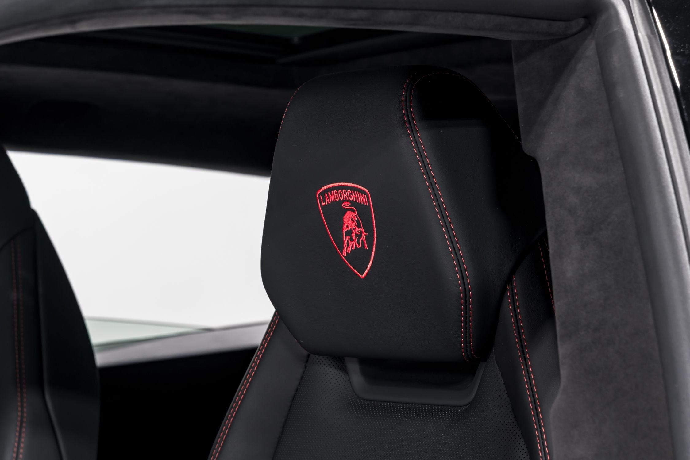 used 2022 Lamborghini Urus car, priced at $239,999
