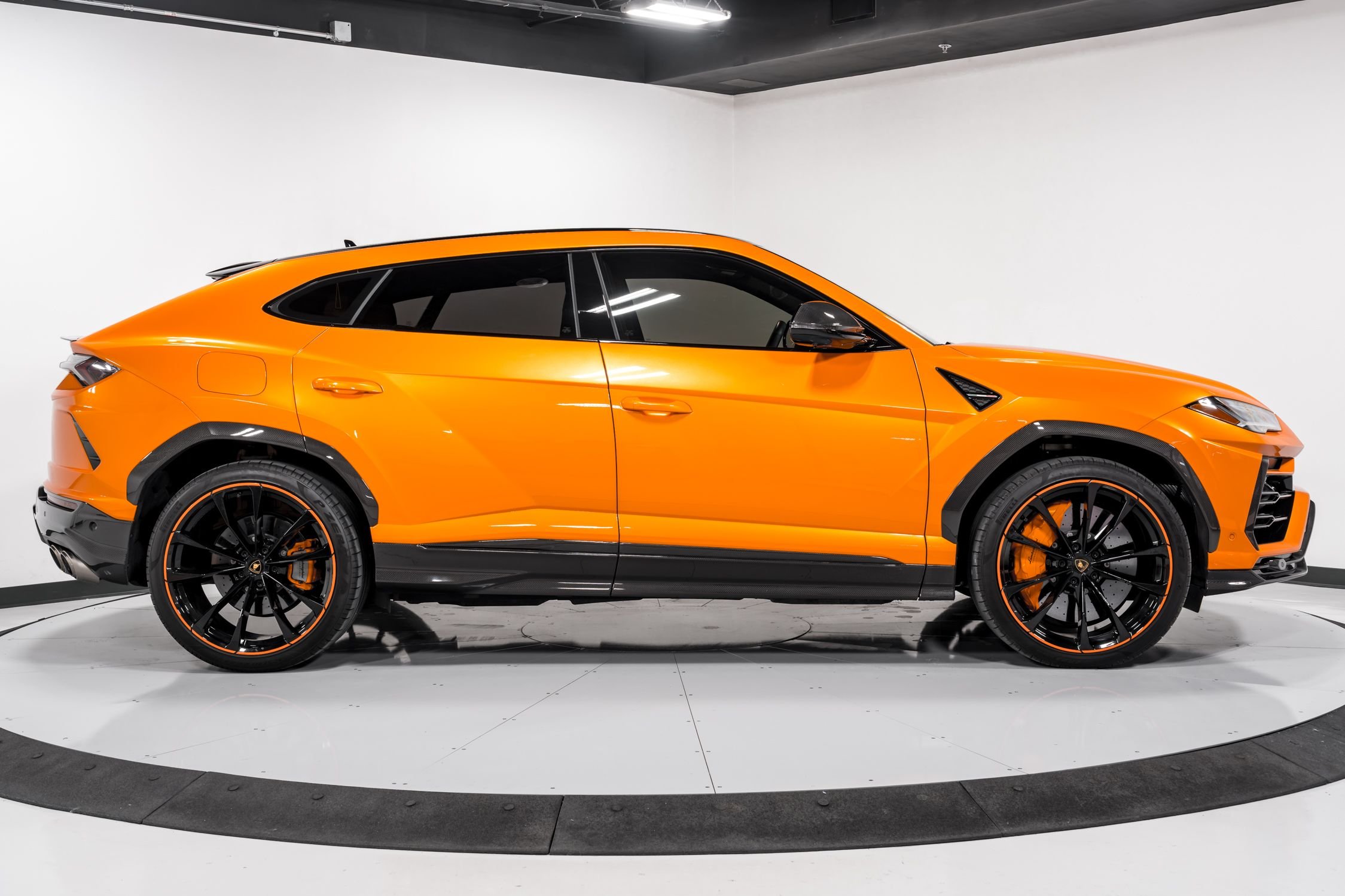 used 2022 Lamborghini Urus car, priced at $234,999