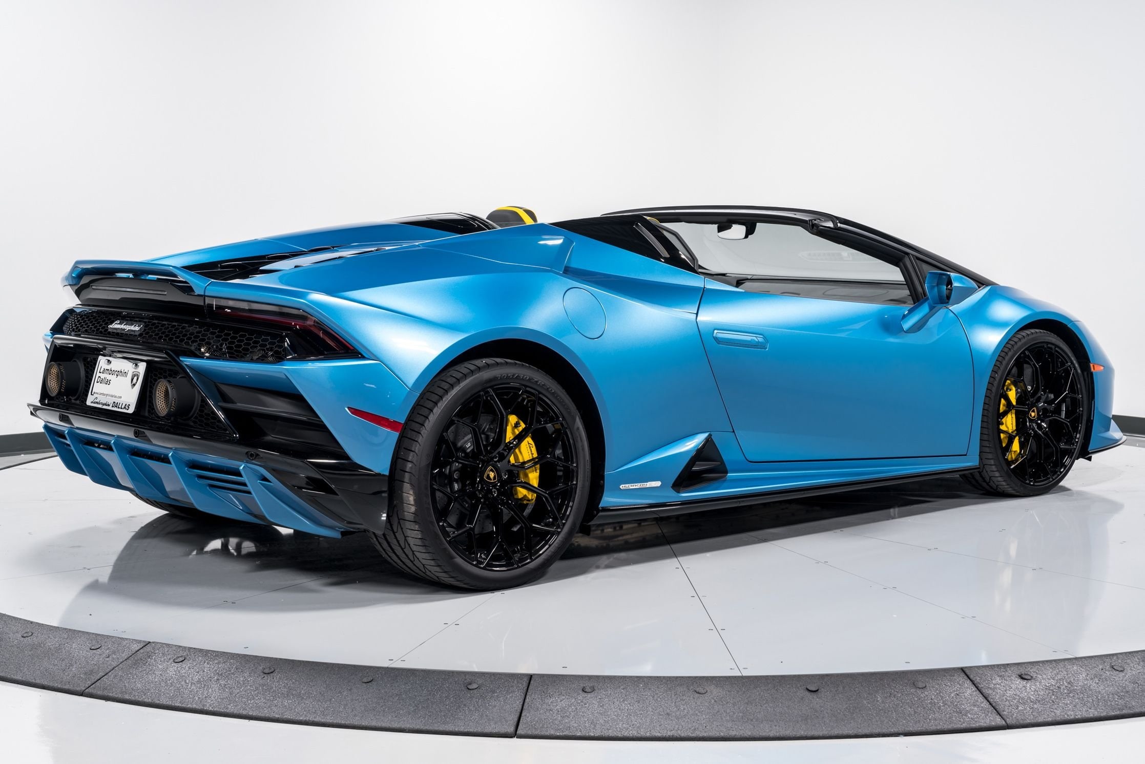 used 2024 Lamborghini Huracan Evo Spyder AWD car, priced at $389,999