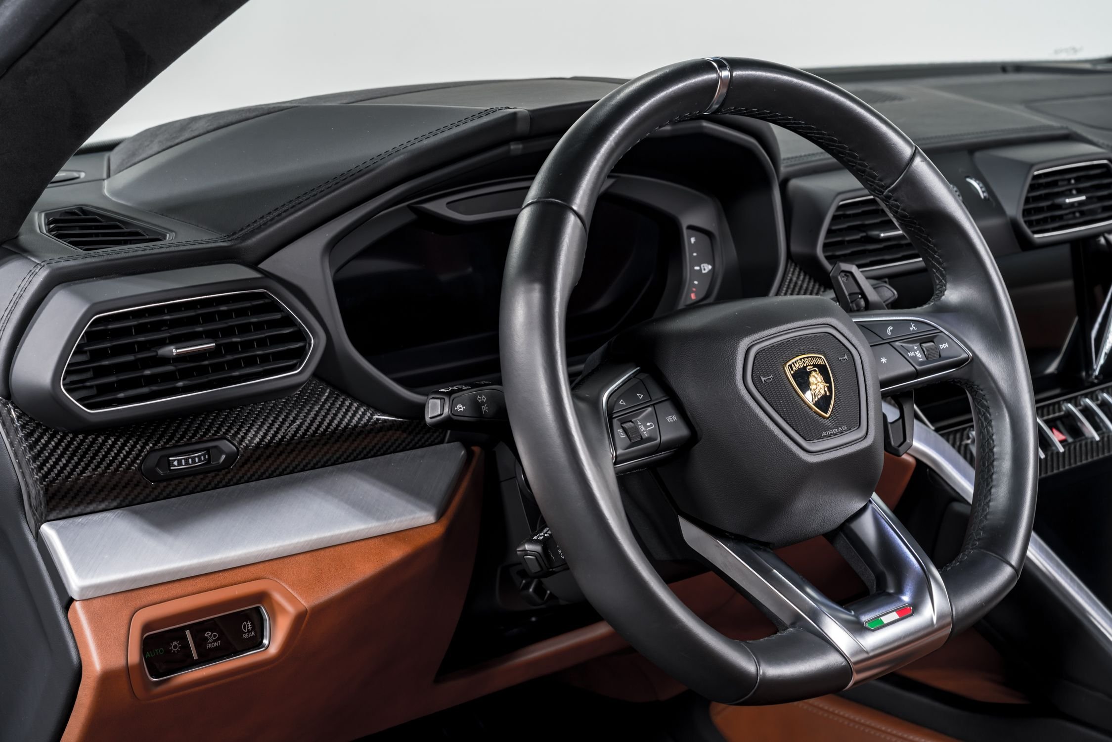 used 2022 Lamborghini Urus car, priced at $199,999