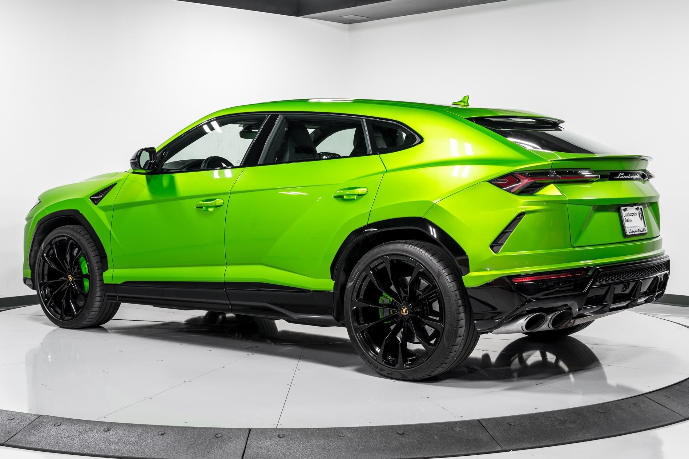 used 2022 Lamborghini Urus car, priced at $229,999