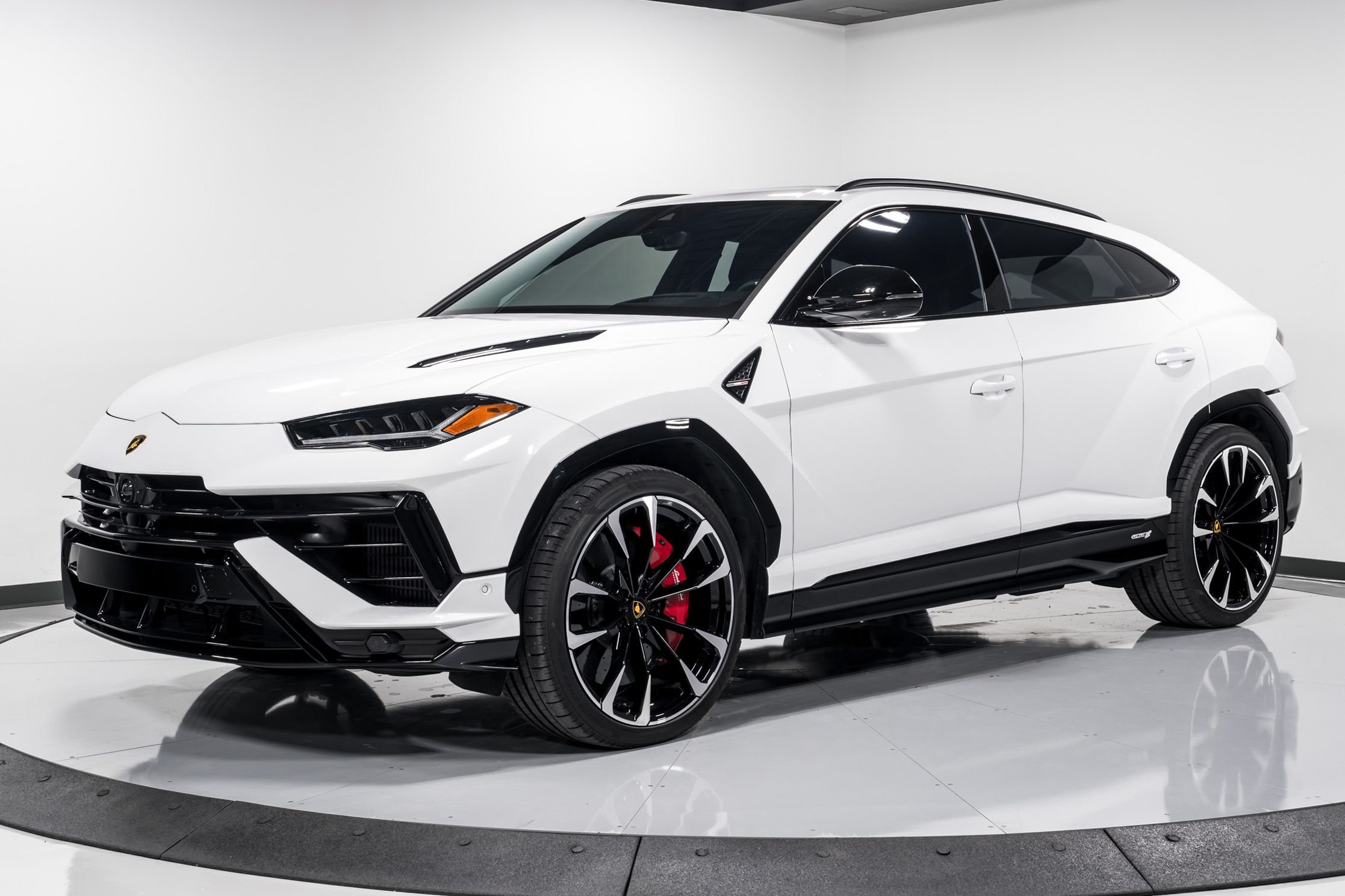 used 2024 Lamborghini Urus S car, priced at $279,999