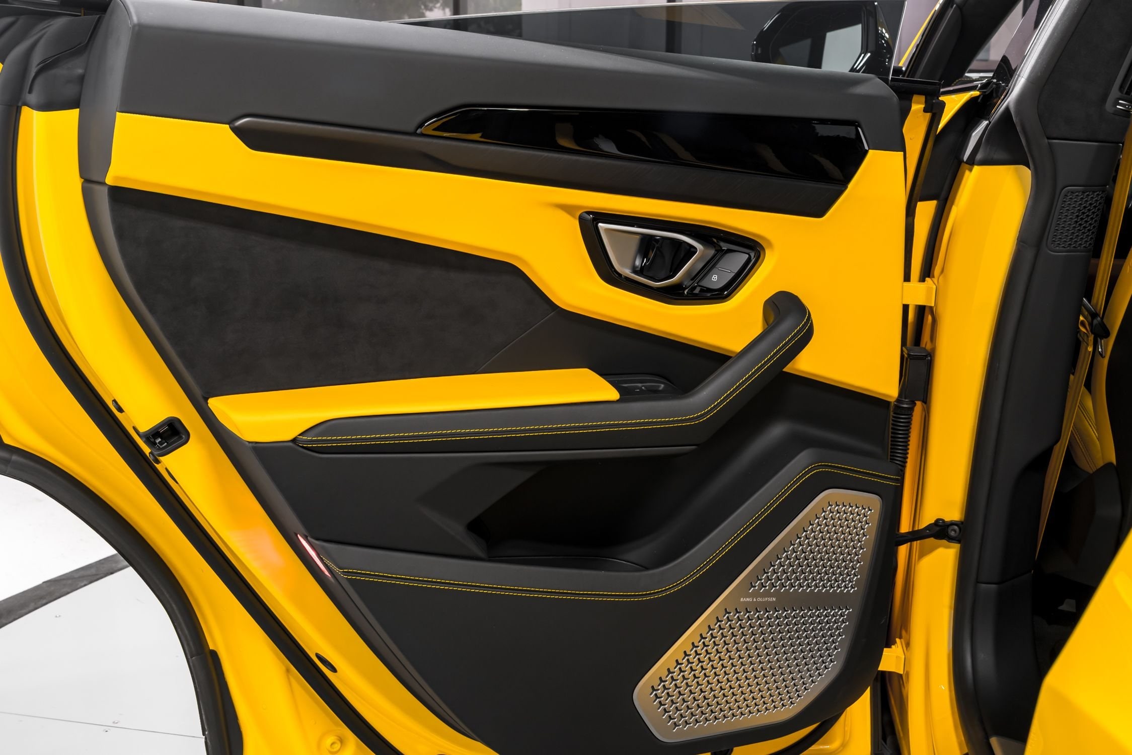 used 2022 Lamborghini Urus car, priced at $239,999