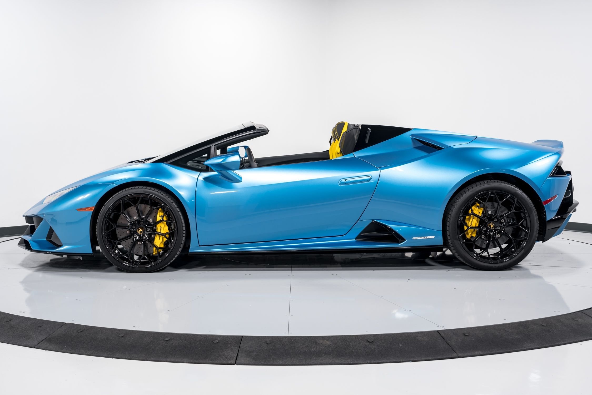 used 2024 Lamborghini Huracan Evo Spyder AWD car, priced at $389,999