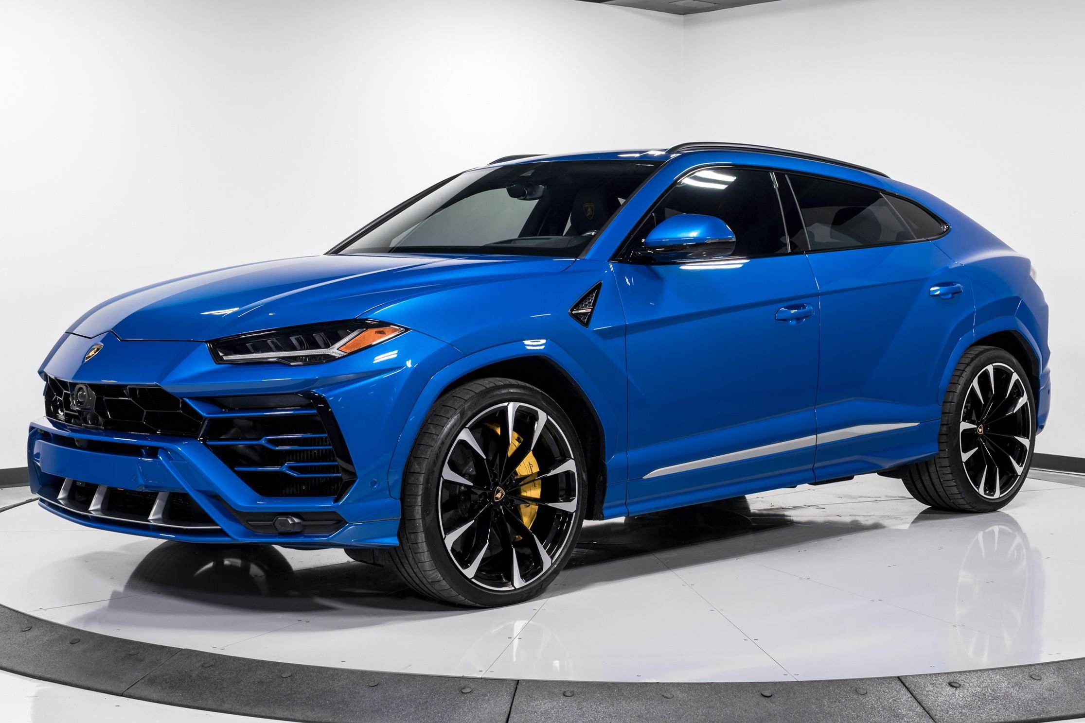 used 2021 Lamborghini Urus car, priced at $209,999